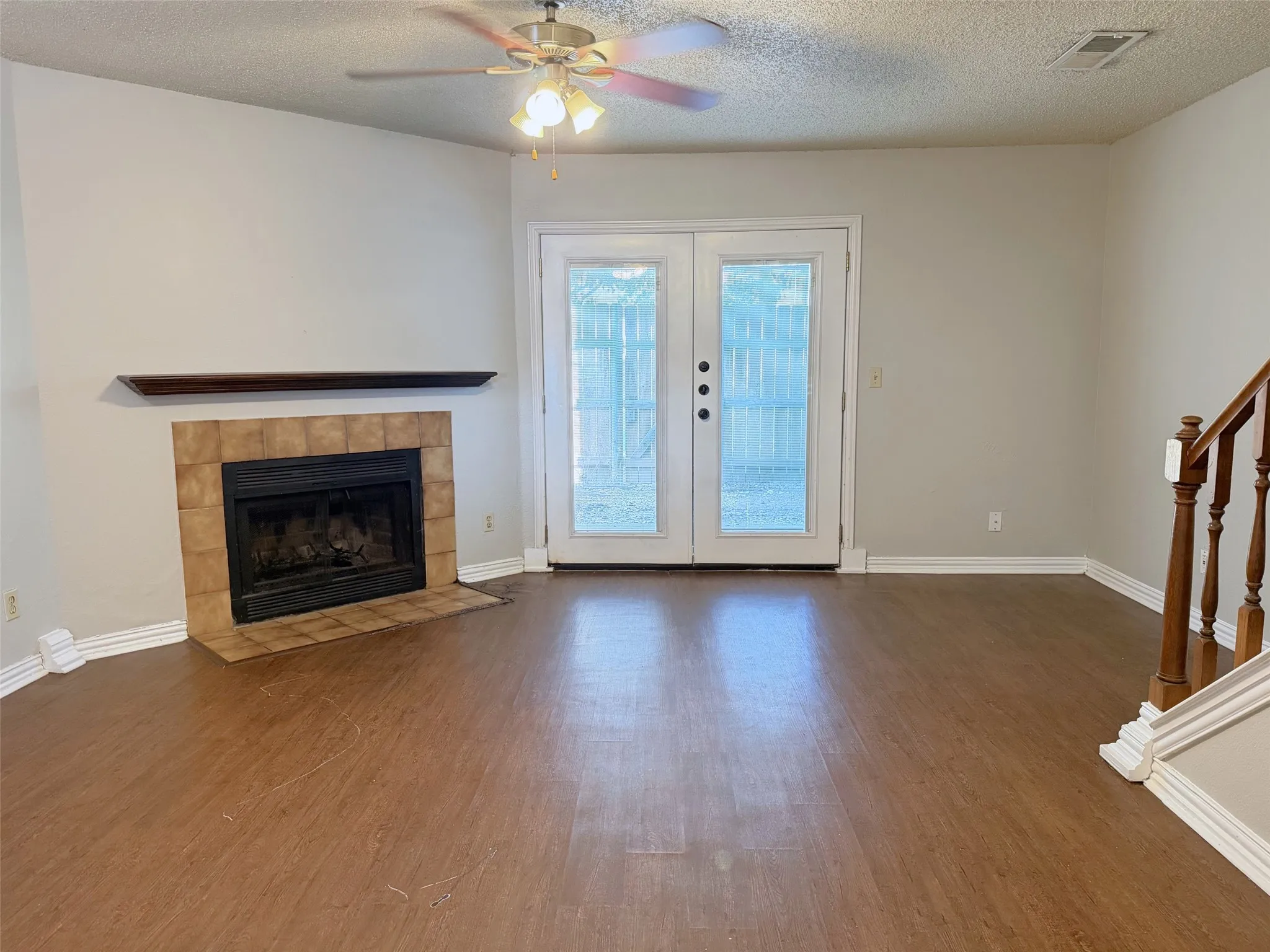 Townhouse For Rent in Denton County , 740 W Collins Street, Denton, Texas 76201, 3 Bedroom, 2 Bathroom, Garage spaces, 1,088 Sqft, built in 1984, mls#21391759, Real Estate Agent in Denton, Homes For Rent in Denton county, Homes For Rent in Denton, Realtor in Denton Texas, Real Estate Brokerage Independent Realty Texas, Luminita Cordes Realtor