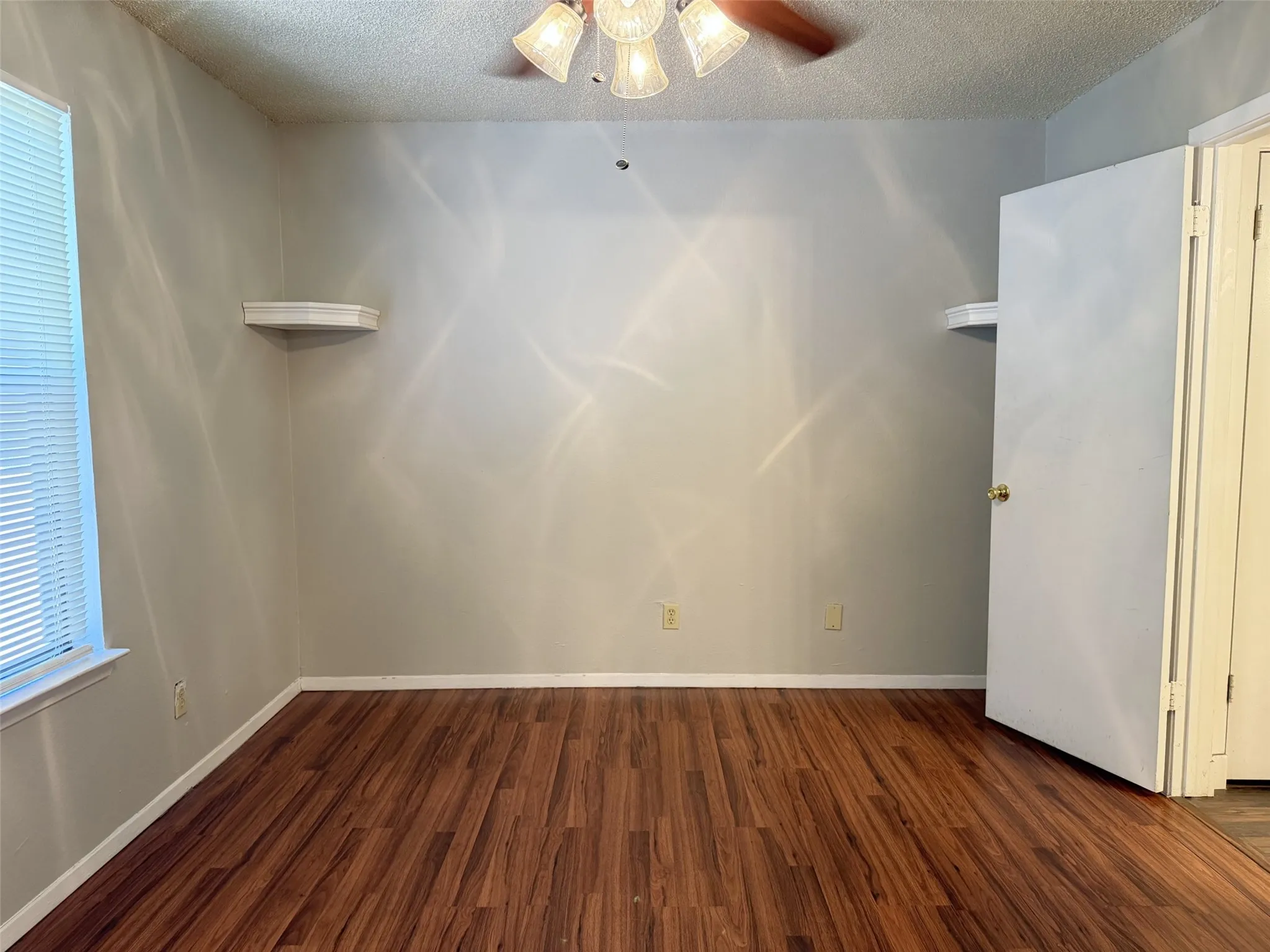 Townhouse For Rent in Denton County , 740 W Collins Street, Denton, Texas 76201, 3 Bedroom, 2 Bathroom, Garage spaces, 1,088 Sqft, built in 1984, mls#21391759, Real Estate Agent in Denton, Homes For Rent in Denton county, Homes For Rent in Denton, Realtor in Denton Texas, Real Estate Brokerage Independent Realty Texas, Luminita Cordes Realtor
