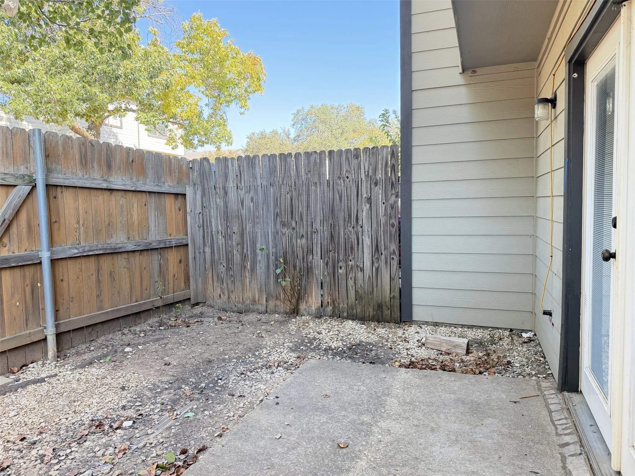 Townhouse For Rent in Denton County , 740 W Collins Street, Denton, Texas 76201, 3 Bedroom, 2 Bathroom, Garage spaces, 1,088 Sqft, built in 1984, mls#21391759, Real Estate Agent in Denton, Homes For Rent in Denton county, Homes For Rent in Denton, Realtor in Denton Texas, Real Estate Brokerage Independent Realty Texas, Luminita Cordes Realtor