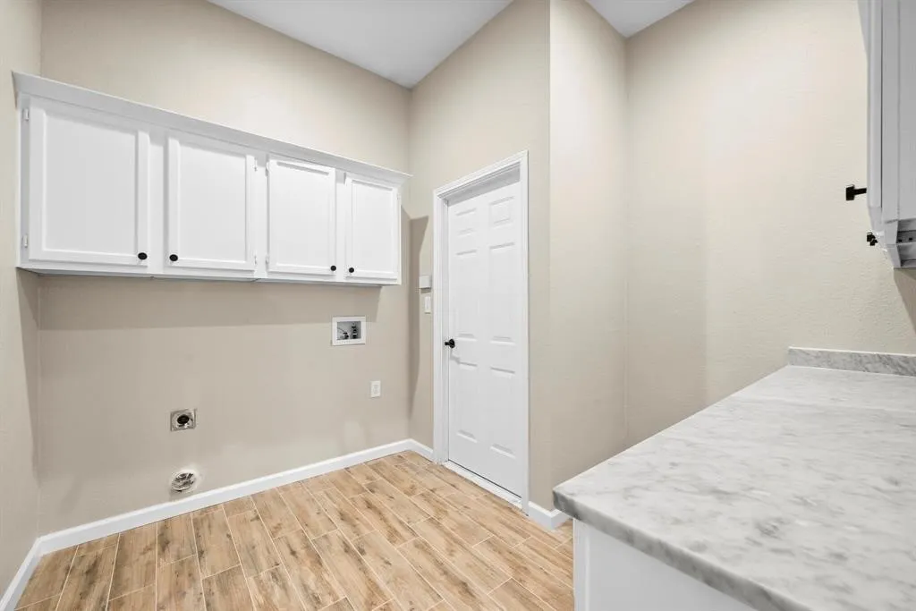 Single Family Residence For Rent in Tarrant County , 894 Tate Street, Mansfield, Texas 76063, 4 Bedroom, 4 Bathroom, 2 Garage spaces, 3,096 Sqft, built in 2002, mls#21391765, Real Estate Agent in Mansfield, Homes For Rent in Tarrant county, Homes For Rent in Mansfield, Realtor in Mansfield Texas, Real Estate Brokerage Independent Realty Texas, Luminita Cordes Realtor