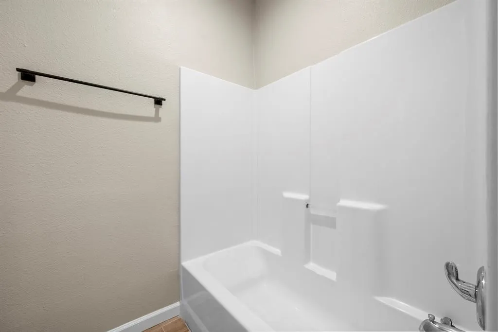 Single Family Residence For Rent in Tarrant County , 894 Tate Street, Mansfield, Texas 76063, 4 Bedroom, 4 Bathroom, 2 Garage spaces, 3,096 Sqft, built in 2002, mls#21391765, Real Estate Agent in Mansfield, Homes For Rent in Tarrant county, Homes For Rent in Mansfield, Realtor in Mansfield Texas, Real Estate Brokerage Independent Realty Texas, Luminita Cordes Realtor