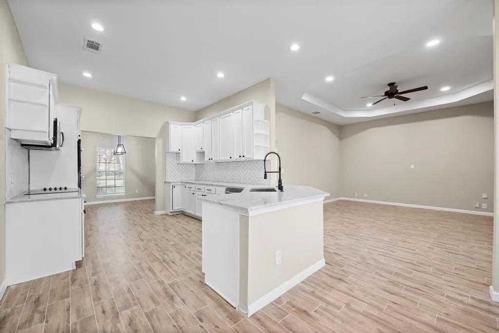 Single Family Residence For Rent in Tarrant County , 894 Tate Street, Mansfield, Texas 76063, 4 Bedroom, 4 Bathroom, 2 Garage spaces, 3,096 Sqft, built in 2002, mls#21391765, Real Estate Agent in Mansfield, Homes For Rent in Tarrant county, Homes For Rent in Mansfield, Realtor in Mansfield Texas, Real Estate Brokerage Independent Realty Texas, Luminita Cordes Realtor