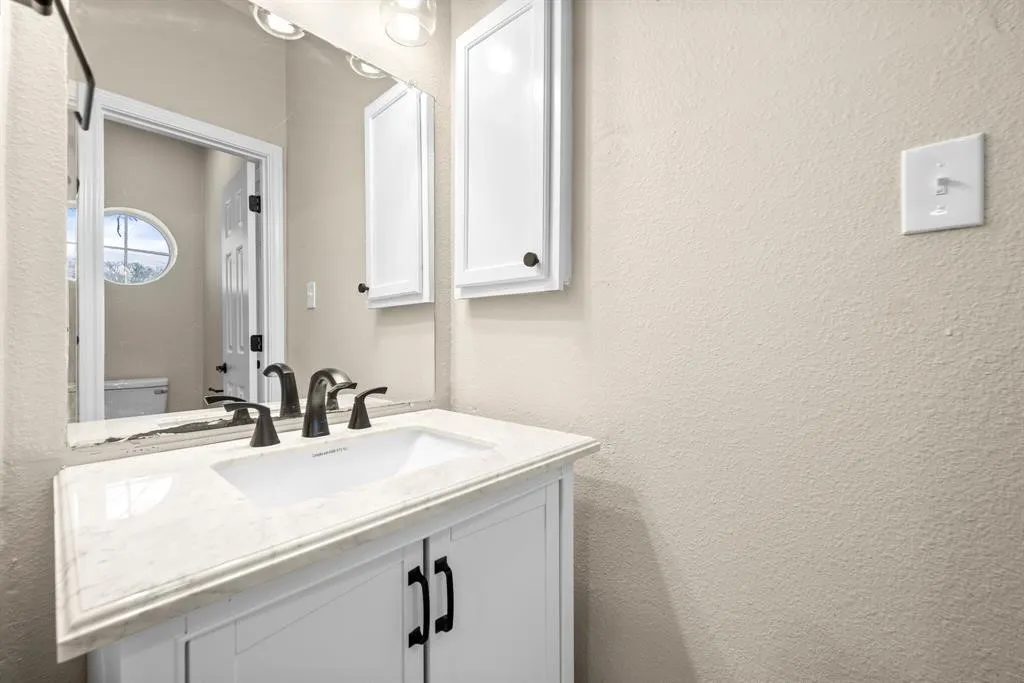 Single Family Residence For Rent in Tarrant County , 894 Tate Street, Mansfield, Texas 76063, 4 Bedroom, 4 Bathroom, 2 Garage spaces, 3,096 Sqft, built in 2002, mls#21391765, Real Estate Agent in Mansfield, Homes For Rent in Tarrant county, Homes For Rent in Mansfield, Realtor in Mansfield Texas, Real Estate Brokerage Independent Realty Texas, Luminita Cordes Realtor