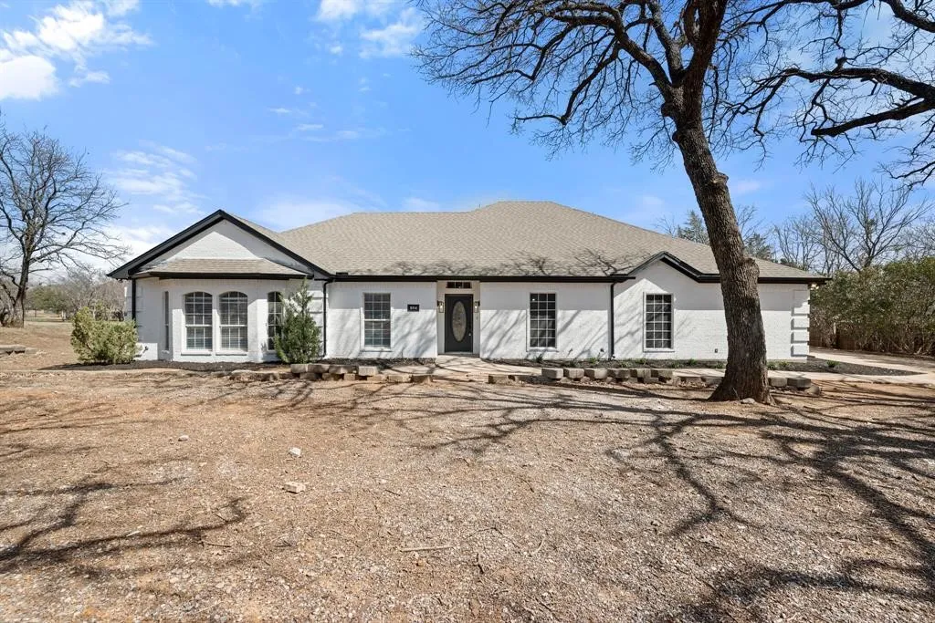 Single Family Residence For Rent in Tarrant County , 894 Tate Street, Mansfield, Texas 76063, 4 Bedroom, 4 Bathroom, 2 Garage spaces, 3,096 Sqft, built in 2002, mls#21391765, Real Estate Agent in Mansfield, Homes For Rent in Tarrant county, Homes For Rent in Mansfield, Realtor in Mansfield Texas, Real Estate Brokerage Independent Realty Texas, Luminita Cordes Realtor