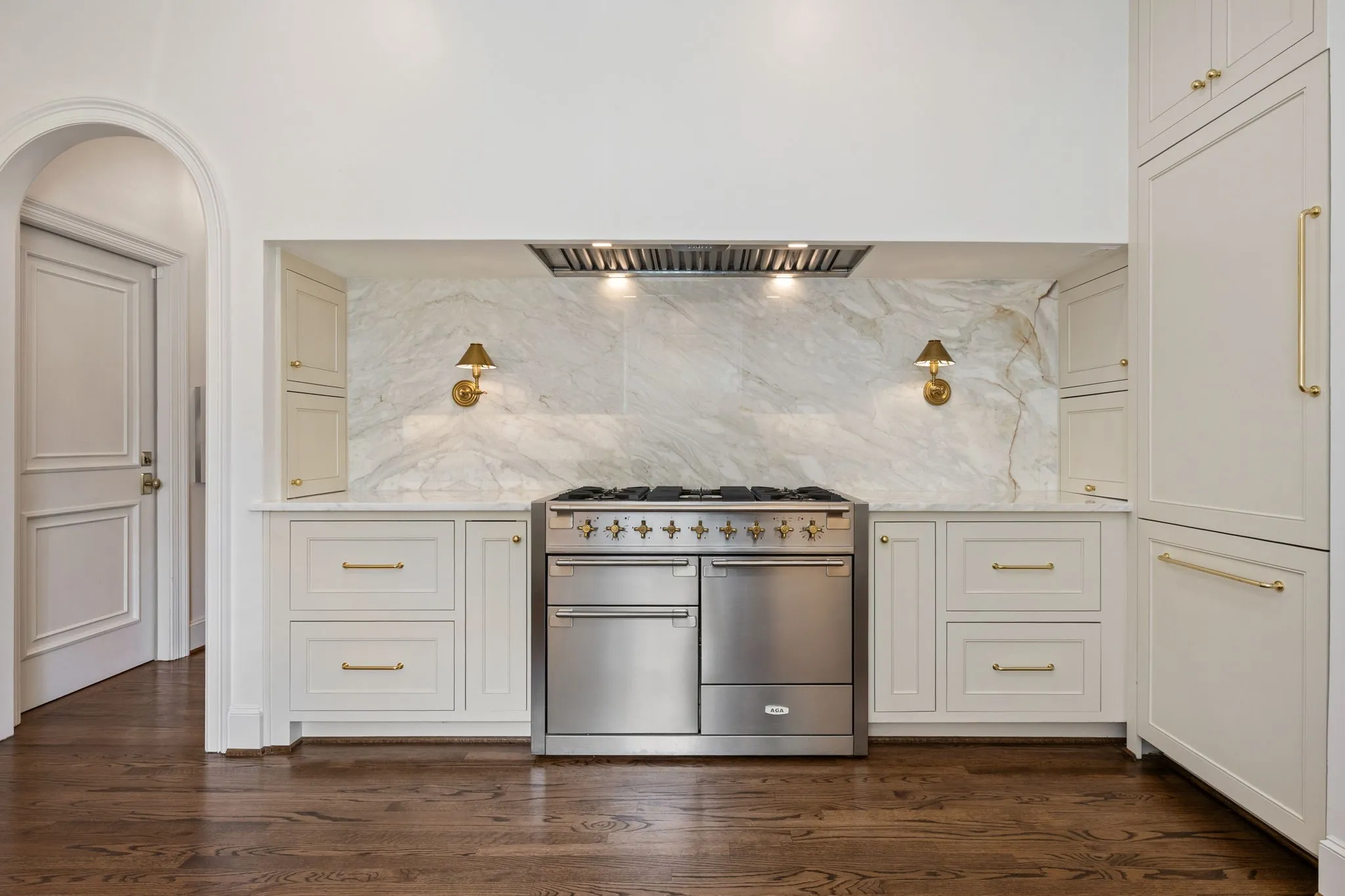Single Family Residence For Sale in Dallas County , 5844 Glendora Avenue, Dallas, Texas 75230, 6 Bedroom, 9 Bathroom, 2 Garage spaces, 7,765 Sqft, built in 1990, mls#21383526, Real Estate Agent in Dallas, Homes For Sale in Dallas county, Homes For Sale in Dallas, Realtor in Dallas Texas, Real Estate Brokerage Independent Realty Texas, Luminita Cordes Realtor