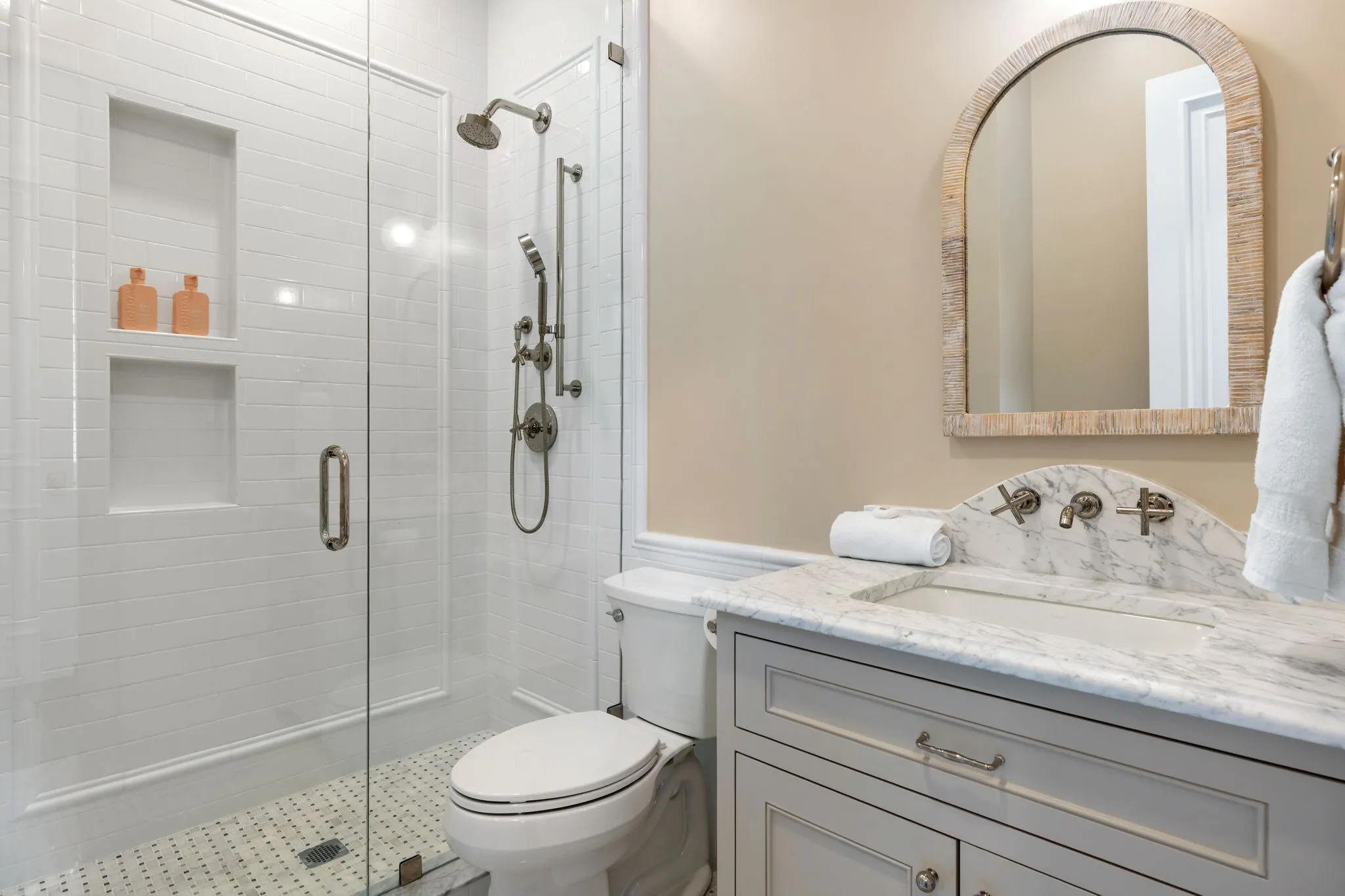 Single Family Residence For Sale in Dallas County , 5844 Glendora Avenue, Dallas, Texas 75230, 6 Bedroom, 9 Bathroom, 2 Garage spaces, 7,765 Sqft, built in 1990, mls#21383526, Real Estate Agent in Dallas, Homes For Sale in Dallas county, Homes For Sale in Dallas, Realtor in Dallas Texas, Real Estate Brokerage Independent Realty Texas, Luminita Cordes Realtor