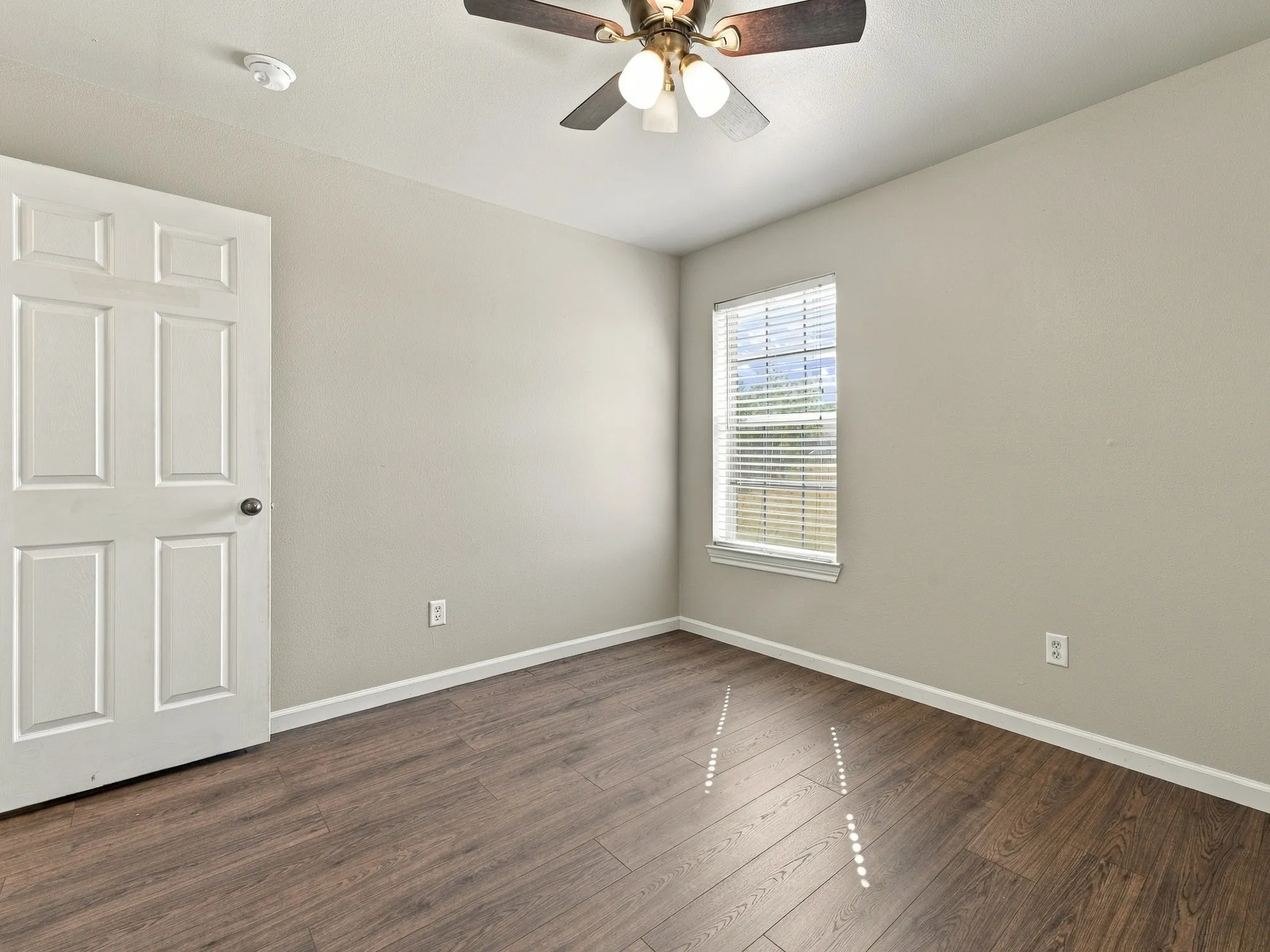 Single Family Residence For Sale in Wise County , 1711 Chenoweth Street, Decatur, Texas 76234, 3 Bedroom, 2 Bathroom, 2 Garage spaces, 1,205 Sqft, built in 2005, mls#21388749, Real Estate Agent in Decatur, Homes For Sale in Wise county, Homes For Sale in Decatur, Realtor in Decatur Texas, Real Estate Brokerage Independent Realty Texas, Luminita Cordes Realtor