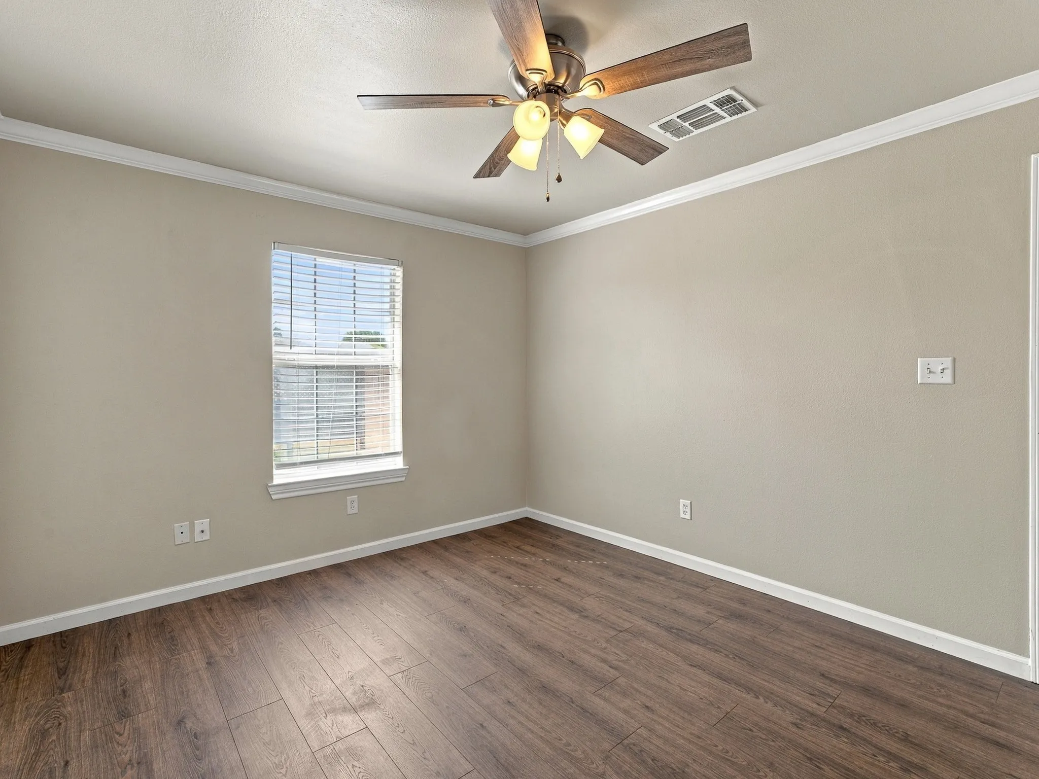 Single Family Residence For Sale in Wise County , 1711 Chenoweth Street, Decatur, Texas 76234, 3 Bedroom, 2 Bathroom, 2 Garage spaces, 1,205 Sqft, built in 2005, mls#21388749, Real Estate Agent in Decatur, Homes For Sale in Wise county, Homes For Sale in Decatur, Realtor in Decatur Texas, Real Estate Brokerage Independent Realty Texas, Luminita Cordes Realtor