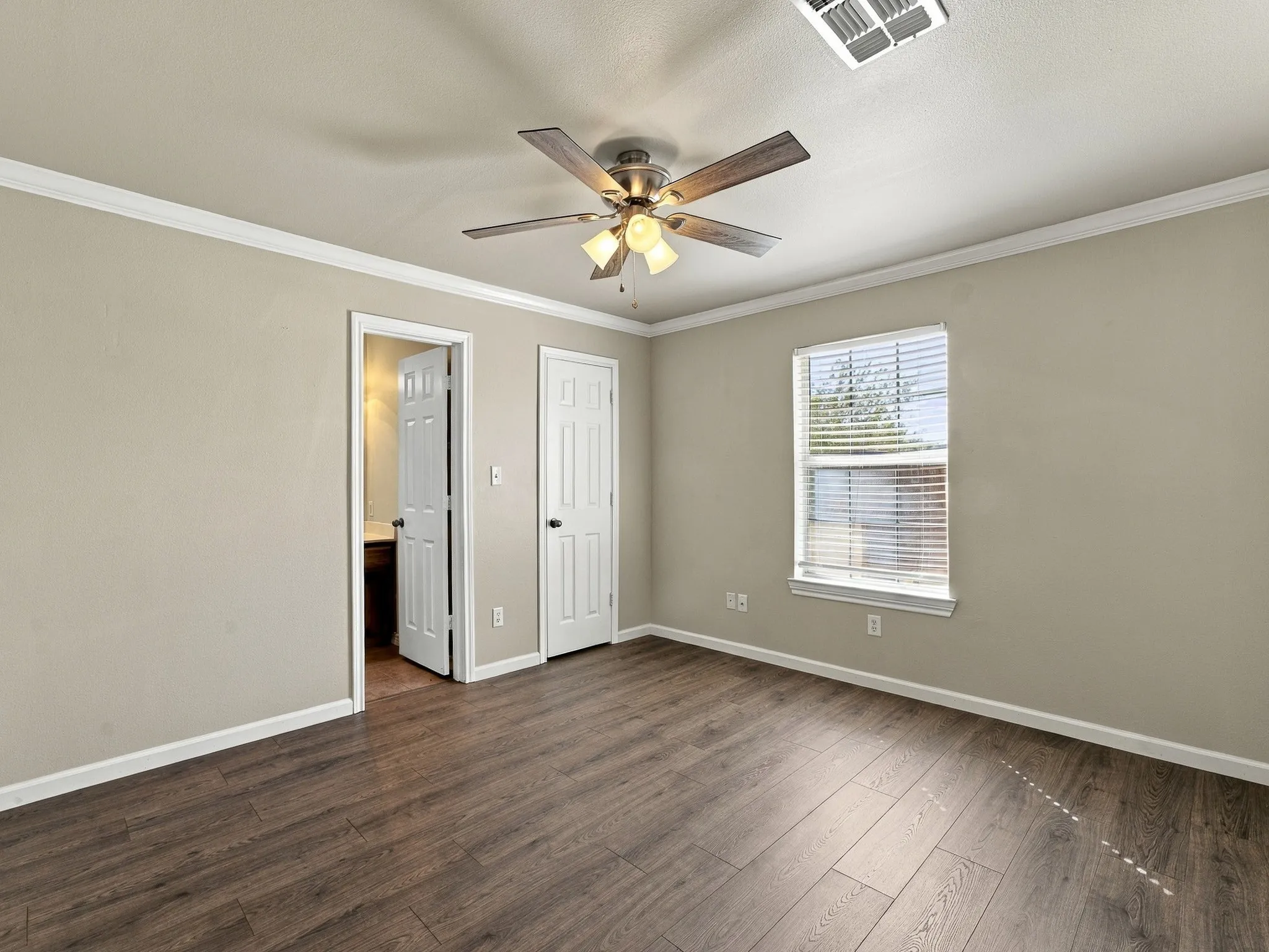 Single Family Residence For Sale in Wise County , 1711 Chenoweth Street, Decatur, Texas 76234, 3 Bedroom, 2 Bathroom, 2 Garage spaces, 1,205 Sqft, built in 2005, mls#21388749, Real Estate Agent in Decatur, Homes For Sale in Wise county, Homes For Sale in Decatur, Realtor in Decatur Texas, Real Estate Brokerage Independent Realty Texas, Luminita Cordes Realtor