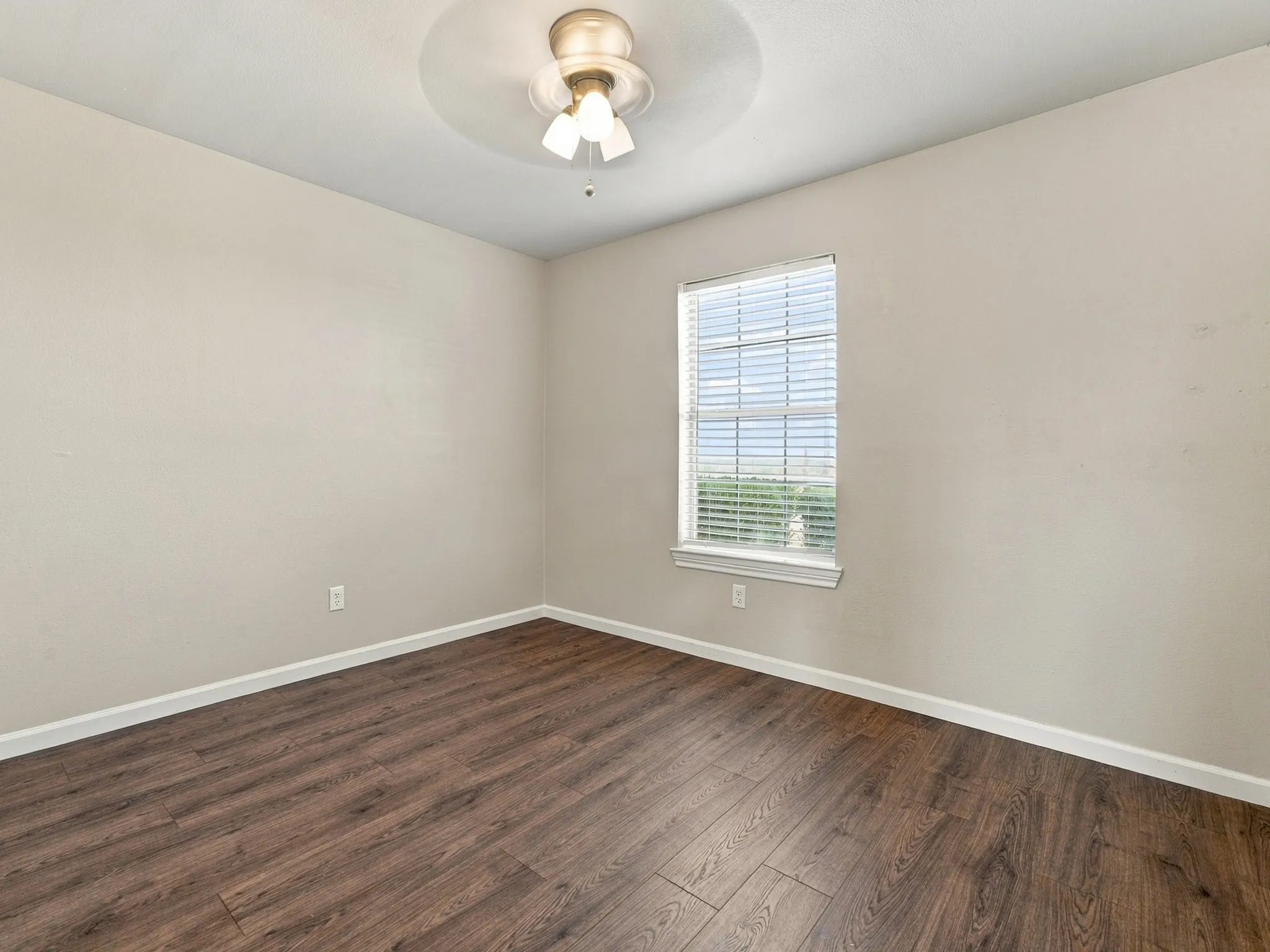 Single Family Residence For Sale in Wise County , 1711 Chenoweth Street, Decatur, Texas 76234, 3 Bedroom, 2 Bathroom, 2 Garage spaces, 1,205 Sqft, built in 2005, mls#21388749, Real Estate Agent in Decatur, Homes For Sale in Wise county, Homes For Sale in Decatur, Realtor in Decatur Texas, Real Estate Brokerage Independent Realty Texas, Luminita Cordes Realtor