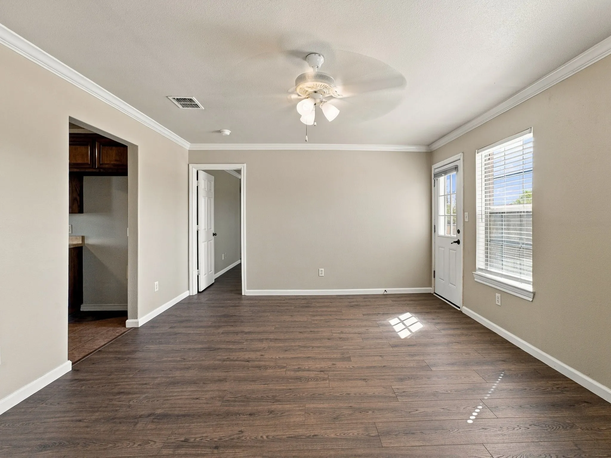 Single Family Residence For Sale in Wise County , 1711 Chenoweth Street, Decatur, Texas 76234, 3 Bedroom, 2 Bathroom, 2 Garage spaces, 1,205 Sqft, built in 2005, mls#21388749, Real Estate Agent in Decatur, Homes For Sale in Wise county, Homes For Sale in Decatur, Realtor in Decatur Texas, Real Estate Brokerage Independent Realty Texas, Luminita Cordes Realtor