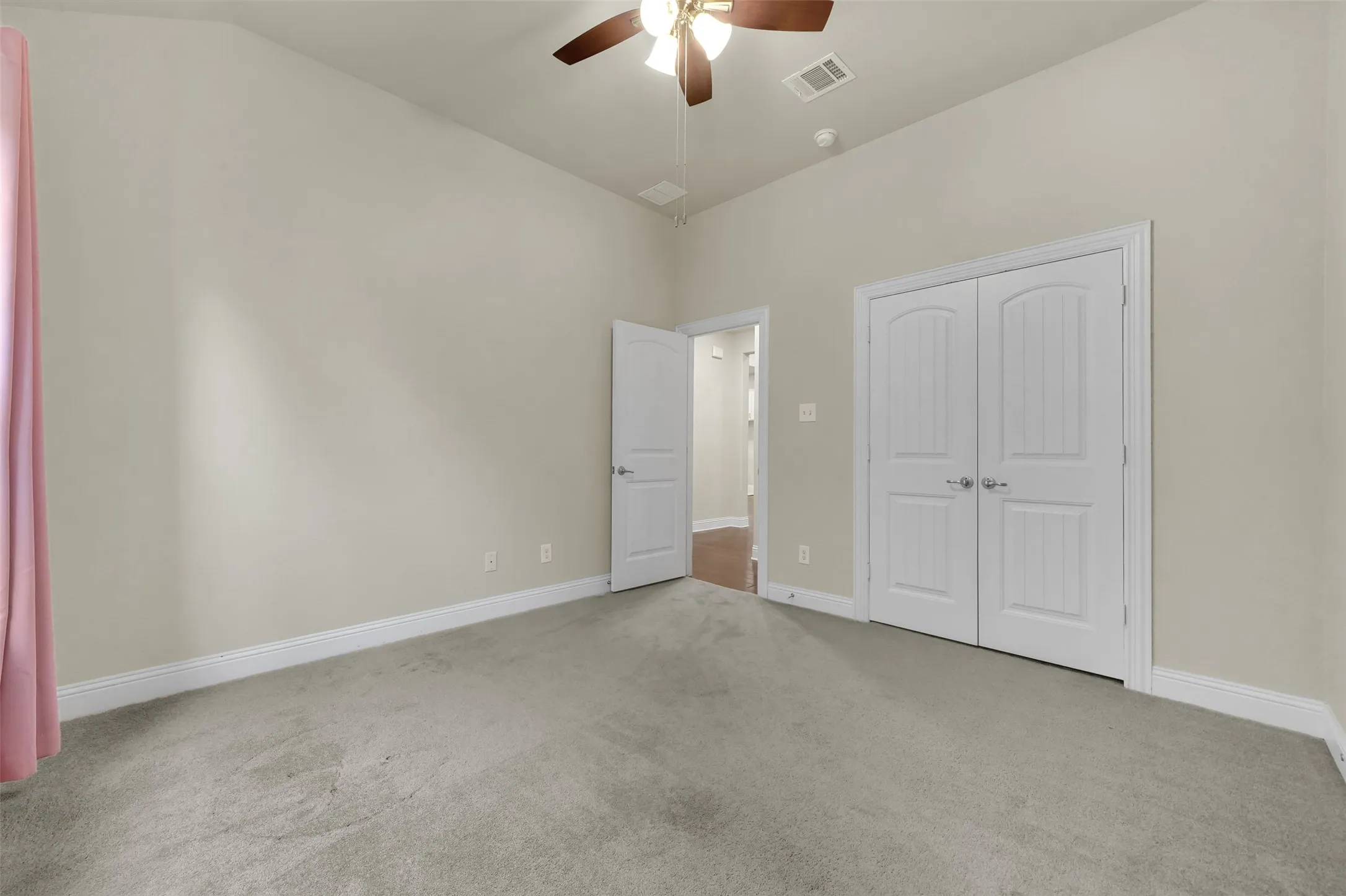 Single Family Residence For Rent in Dallas County , 5805 Zinnia Drive, Rowlett, Texas 75089, 3 Bedroom, 2 Bathroom, 2 Garage spaces, 1,936 Sqft, built in 2014, mls#21391771, Real Estate Agent in Rowlett, Homes For Rent in Dallas county, Homes For Rent in Rowlett, Realtor in Rowlett Texas, Real Estate Brokerage Independent Realty Texas, Luminita Cordes Realtor