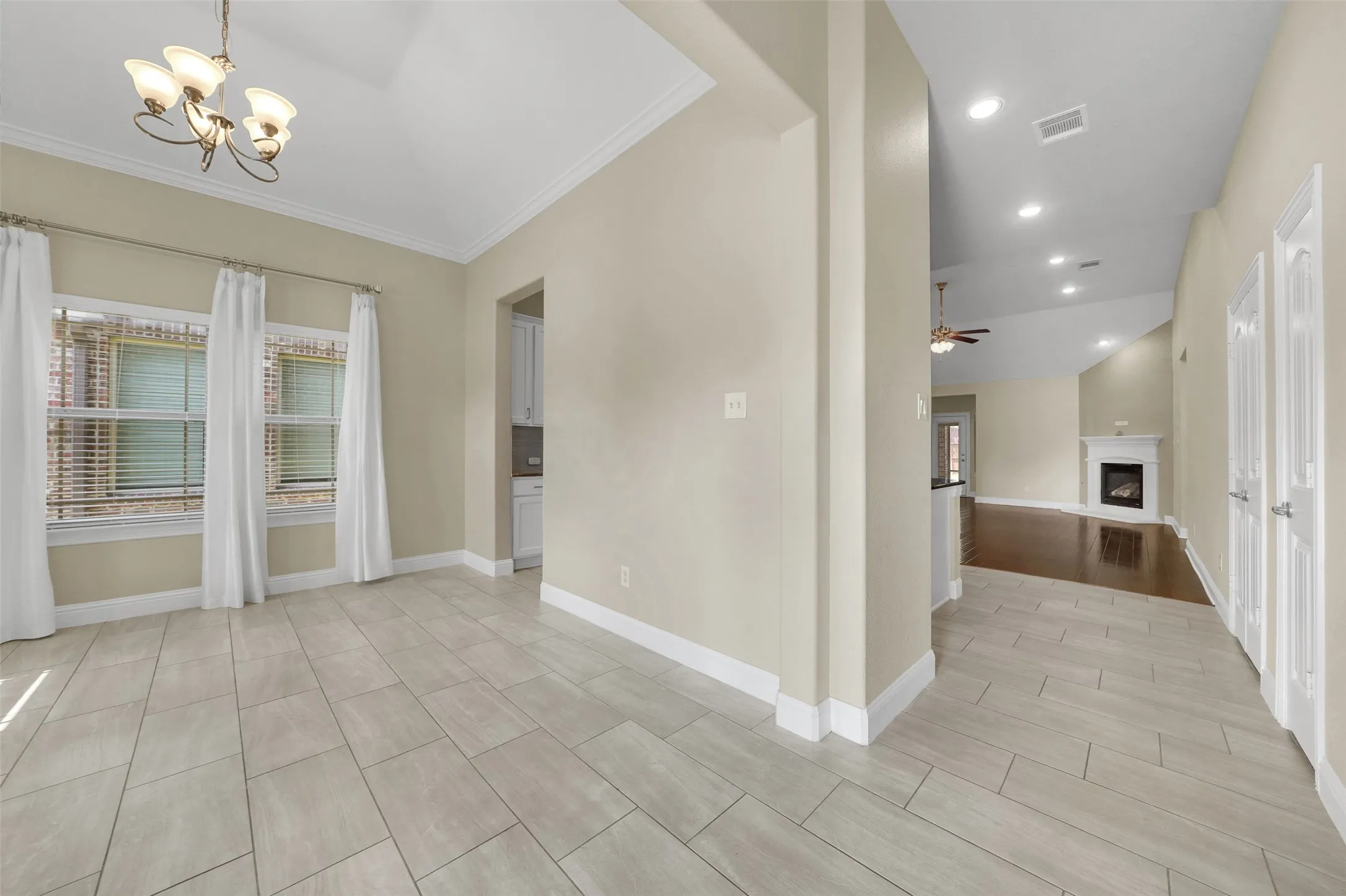 Single Family Residence For Rent in Dallas County , 5805 Zinnia Drive, Rowlett, Texas 75089, 3 Bedroom, 2 Bathroom, 2 Garage spaces, 1,936 Sqft, built in 2014, mls#21391771, Real Estate Agent in Rowlett, Homes For Rent in Dallas county, Homes For Rent in Rowlett, Realtor in Rowlett Texas, Real Estate Brokerage Independent Realty Texas, Luminita Cordes Realtor