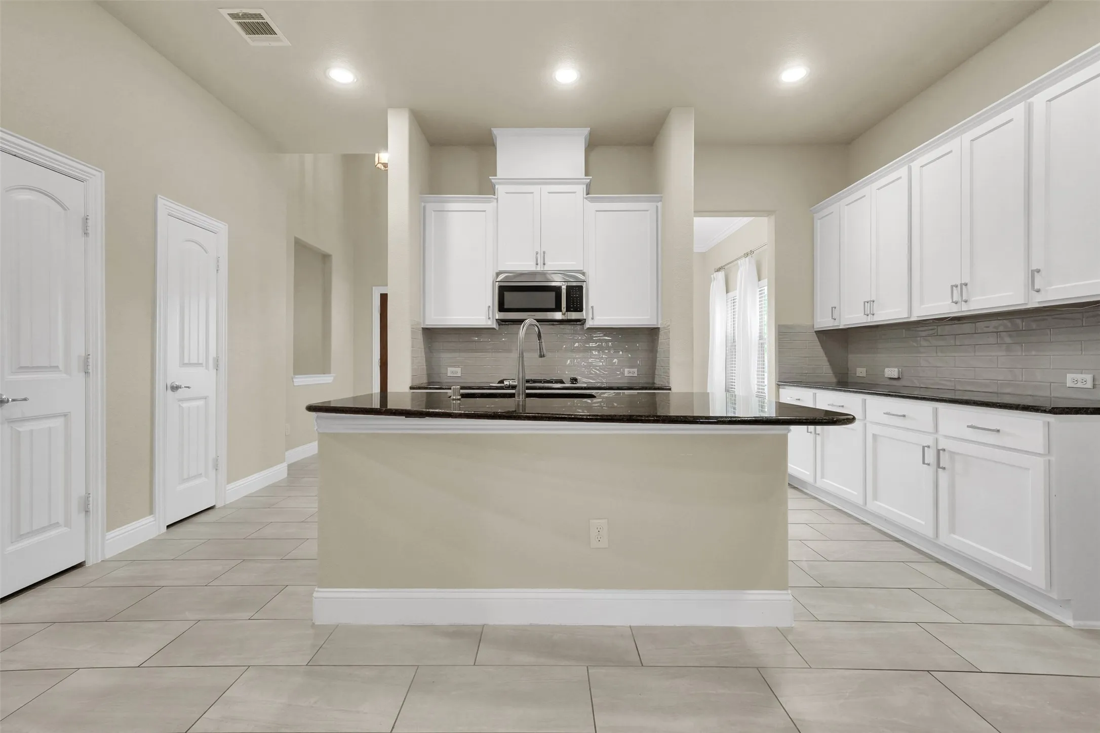 Single Family Residence For Rent in Dallas County , 5805 Zinnia Drive, Rowlett, Texas 75089, 3 Bedroom, 2 Bathroom, 2 Garage spaces, 1,936 Sqft, built in 2014, mls#21391771, Real Estate Agent in Rowlett, Homes For Rent in Dallas county, Homes For Rent in Rowlett, Realtor in Rowlett Texas, Real Estate Brokerage Independent Realty Texas, Luminita Cordes Realtor