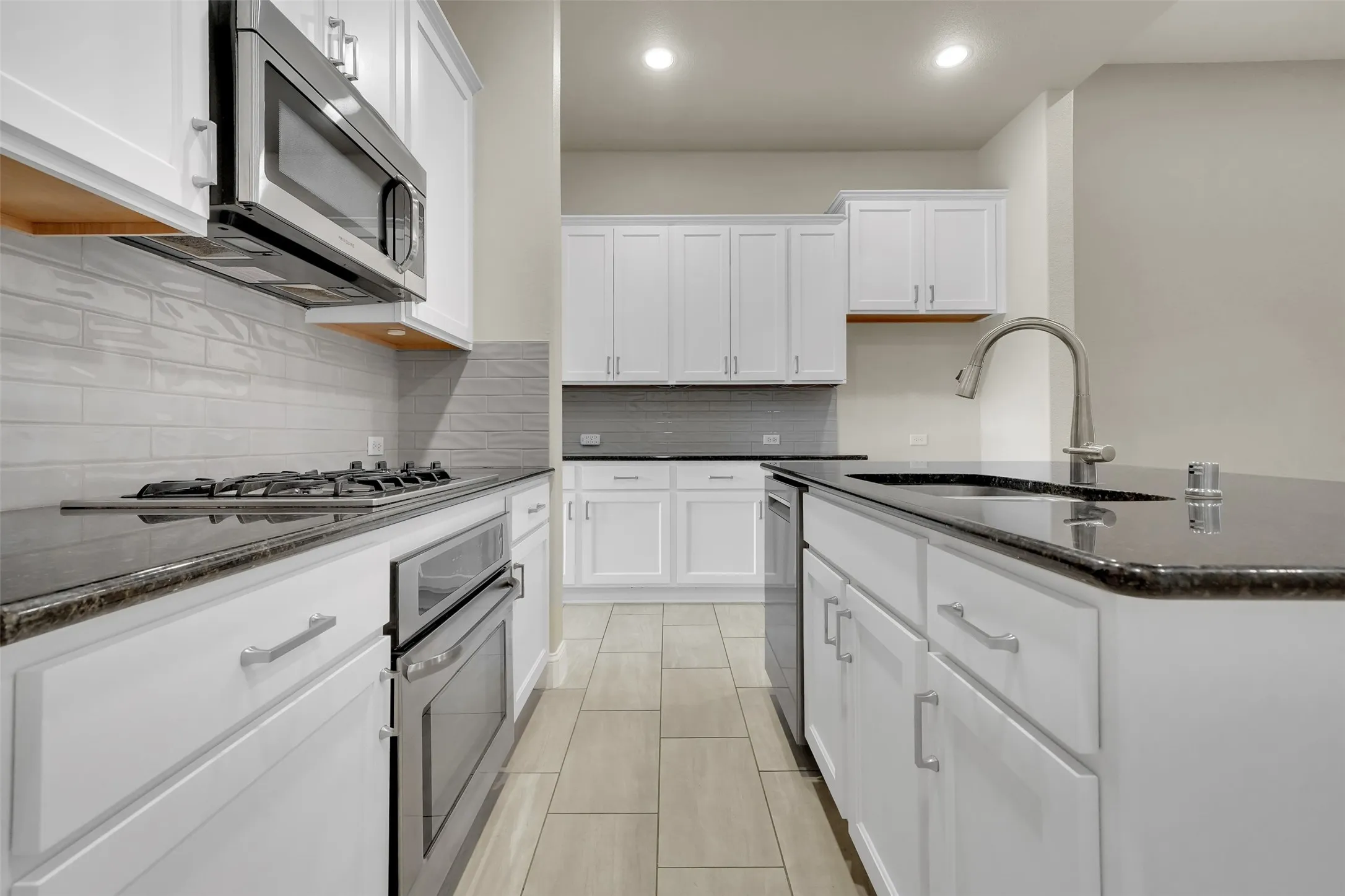 Single Family Residence For Rent in Dallas County , 5805 Zinnia Drive, Rowlett, Texas 75089, 3 Bedroom, 2 Bathroom, 2 Garage spaces, 1,936 Sqft, built in 2014, mls#21391771, Real Estate Agent in Rowlett, Homes For Rent in Dallas county, Homes For Rent in Rowlett, Realtor in Rowlett Texas, Real Estate Brokerage Independent Realty Texas, Luminita Cordes Realtor