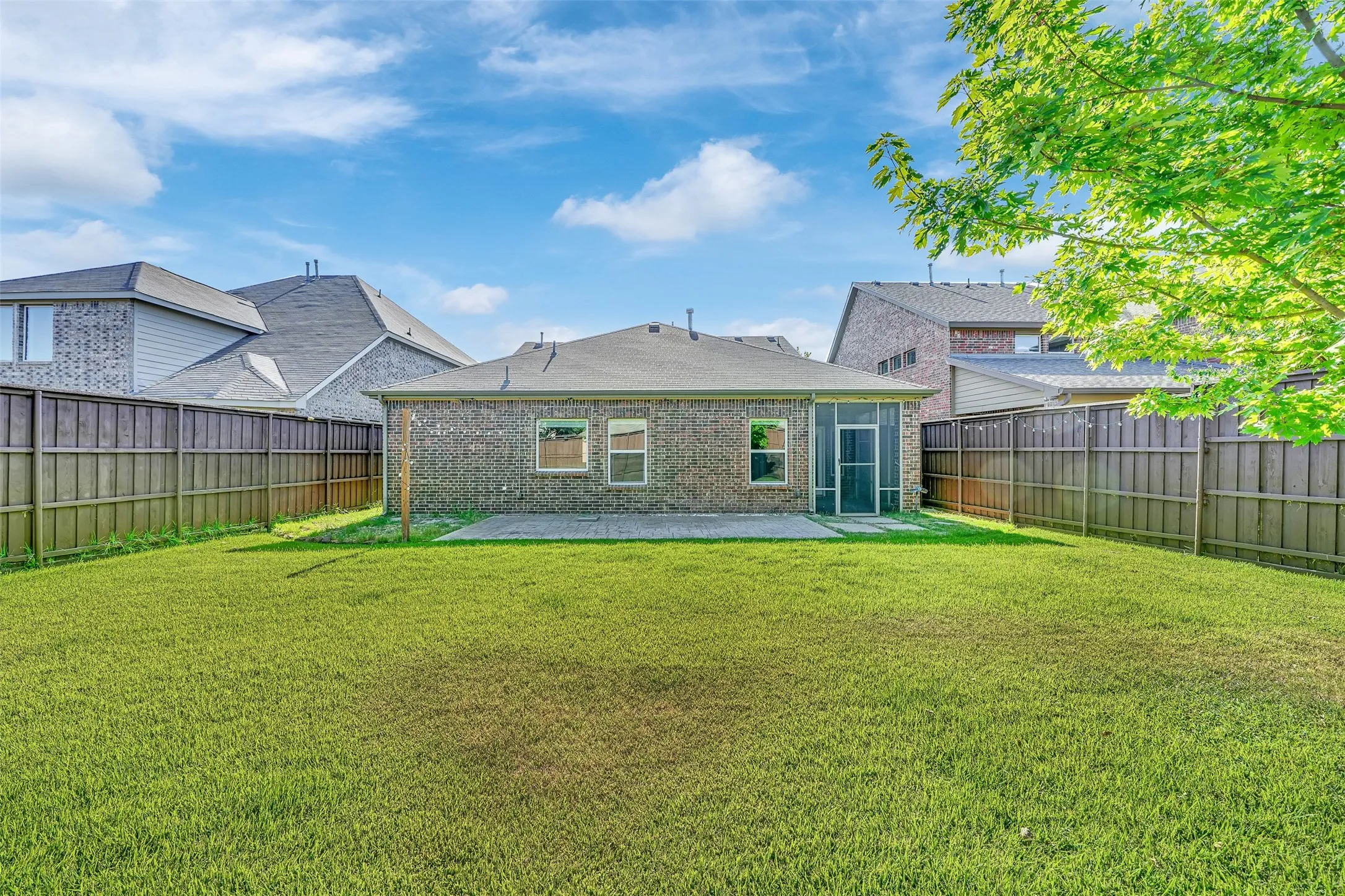 Single Family Residence For Rent in Dallas County , 5805 Zinnia Drive, Rowlett, Texas 75089, 3 Bedroom, 2 Bathroom, 2 Garage spaces, 1,936 Sqft, built in 2014, mls#21391771, Real Estate Agent in Rowlett, Homes For Rent in Dallas county, Homes For Rent in Rowlett, Realtor in Rowlett Texas, Real Estate Brokerage Independent Realty Texas, Luminita Cordes Realtor