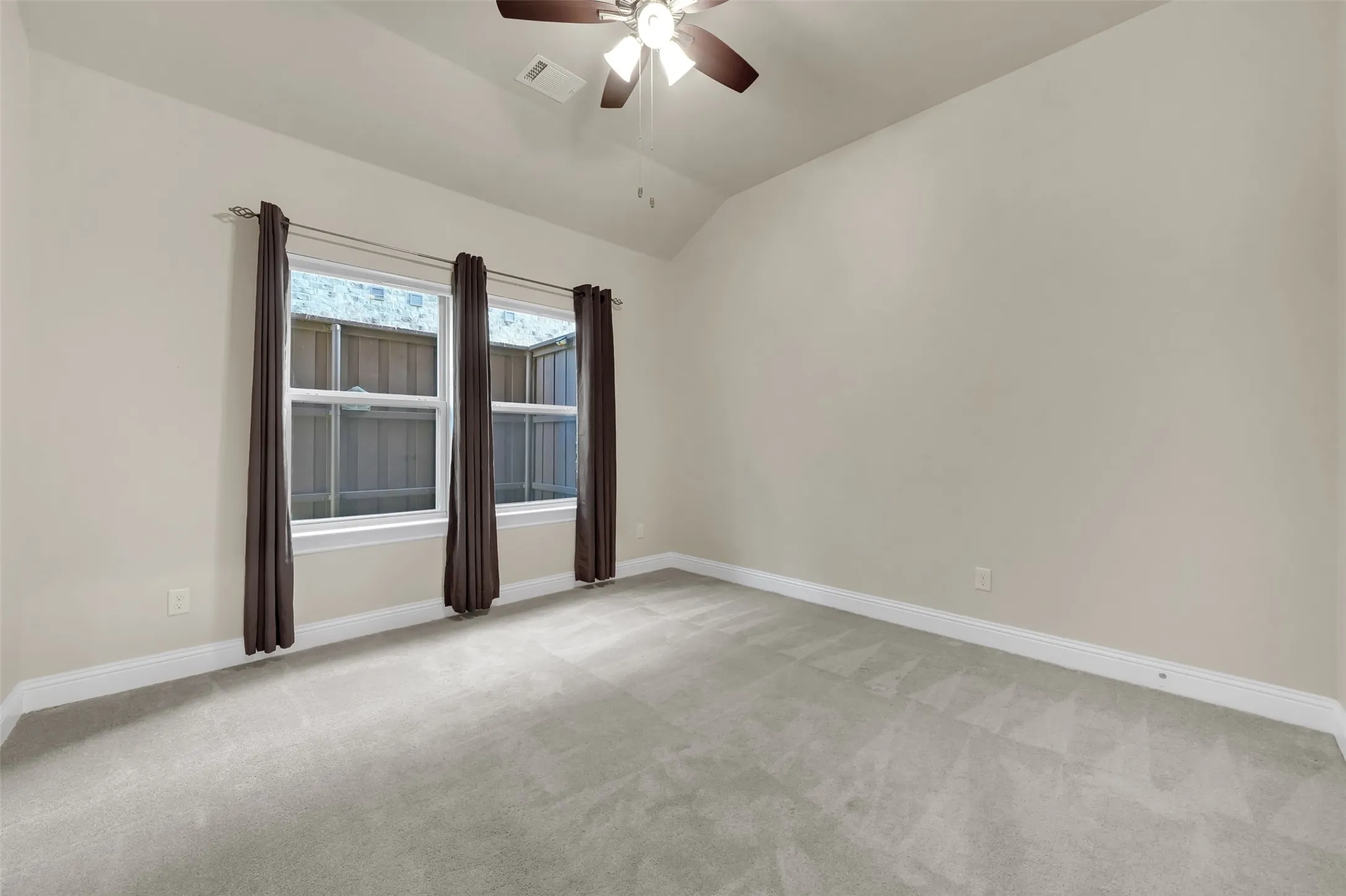 Single Family Residence For Rent in Dallas County , 5805 Zinnia Drive, Rowlett, Texas 75089, 3 Bedroom, 2 Bathroom, 2 Garage spaces, 1,936 Sqft, built in 2014, mls#21391771, Real Estate Agent in Rowlett, Homes For Rent in Dallas county, Homes For Rent in Rowlett, Realtor in Rowlett Texas, Real Estate Brokerage Independent Realty Texas, Luminita Cordes Realtor