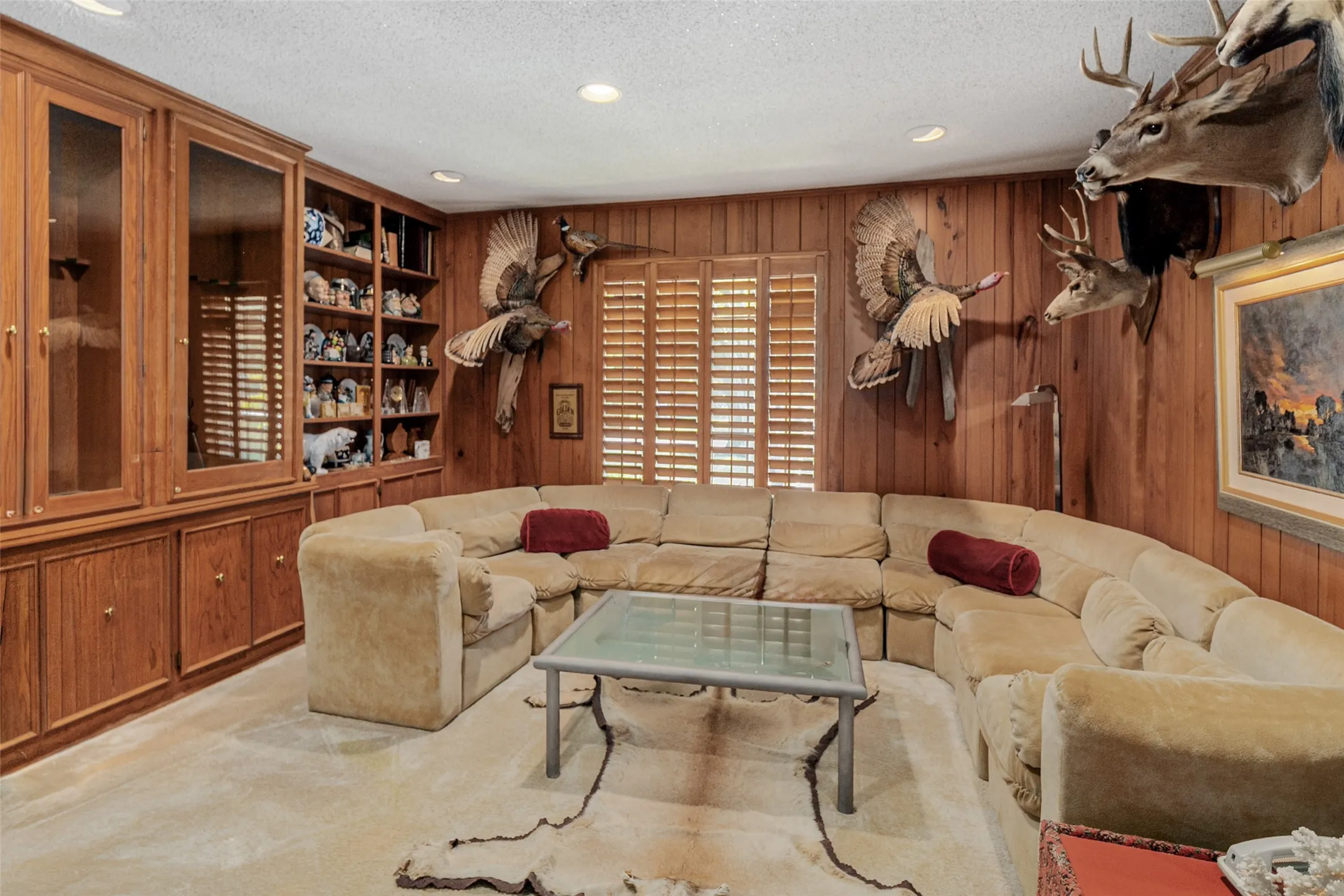Single Family Residence For Sale in Dallas County , 5531 Pebblebrook Drive, Dallas, Texas 75229, 5 Bedroom, 5 Bathroom, 3 Garage spaces, 4,635 Sqft, built in 1969, mls#21390201, Real Estate Agent in Dallas, Homes For Sale in Dallas county, Homes For Sale in Dallas, Realtor in Dallas Texas, Real Estate Brokerage Independent Realty Texas, Luminita Cordes Realtor