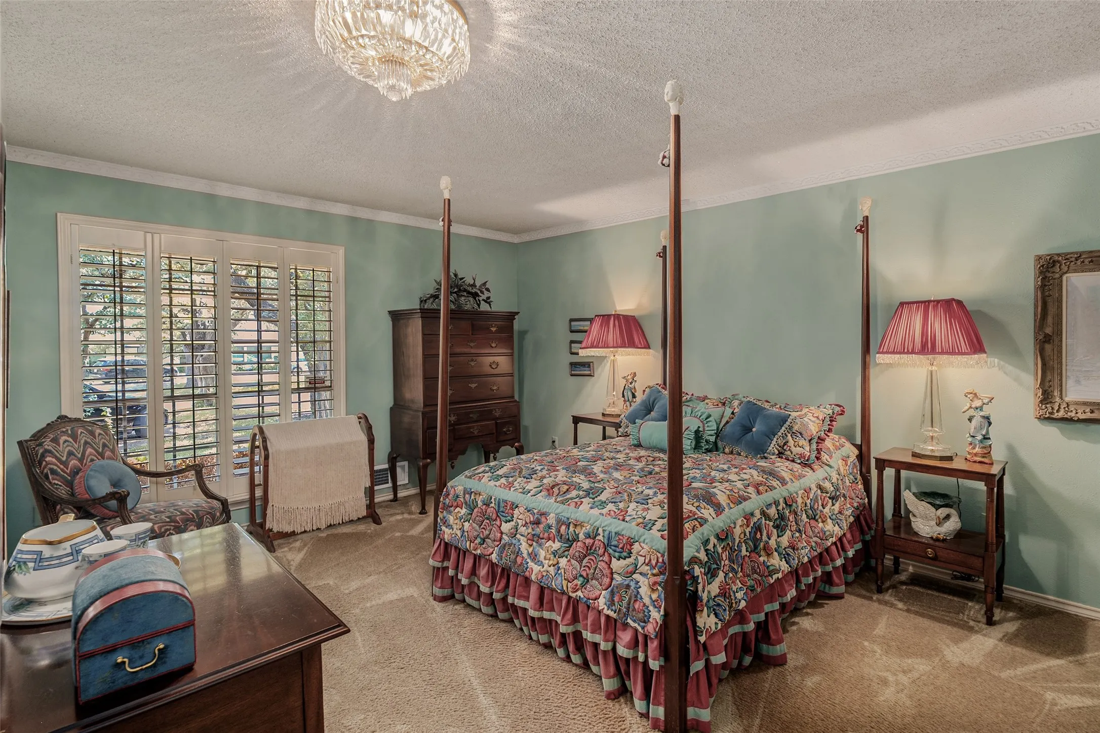 Single Family Residence For Sale in Dallas County , 5531 Pebblebrook Drive, Dallas, Texas 75229, 5 Bedroom, 5 Bathroom, 3 Garage spaces, 4,635 Sqft, built in 1969, mls#21390201, Real Estate Agent in Dallas, Homes For Sale in Dallas county, Homes For Sale in Dallas, Realtor in Dallas Texas, Real Estate Brokerage Independent Realty Texas, Luminita Cordes Realtor