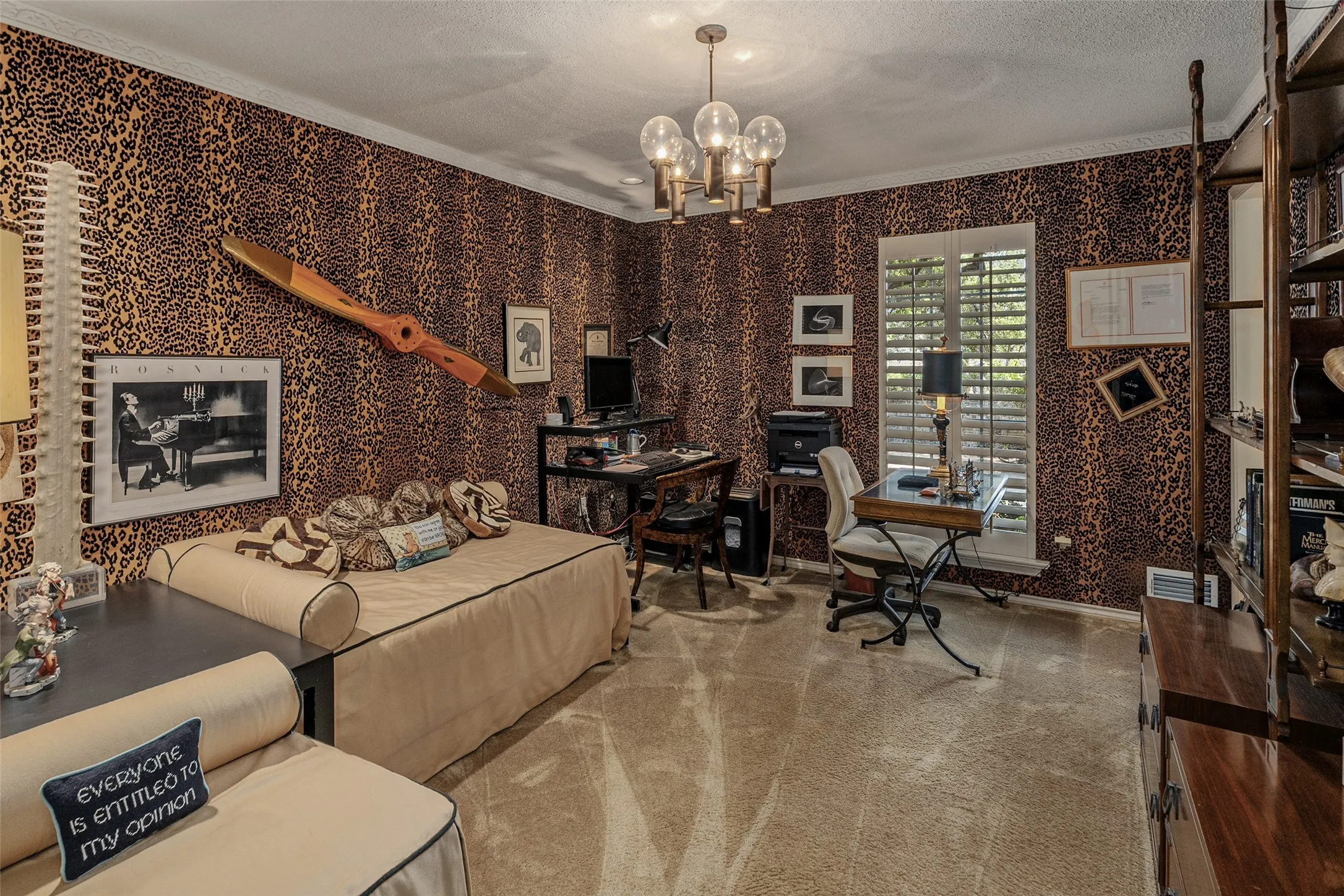 Single Family Residence For Sale in Dallas County , 5531 Pebblebrook Drive, Dallas, Texas 75229, 5 Bedroom, 5 Bathroom, 3 Garage spaces, 4,635 Sqft, built in 1969, mls#21390201, Real Estate Agent in Dallas, Homes For Sale in Dallas county, Homes For Sale in Dallas, Realtor in Dallas Texas, Real Estate Brokerage Independent Realty Texas, Luminita Cordes Realtor