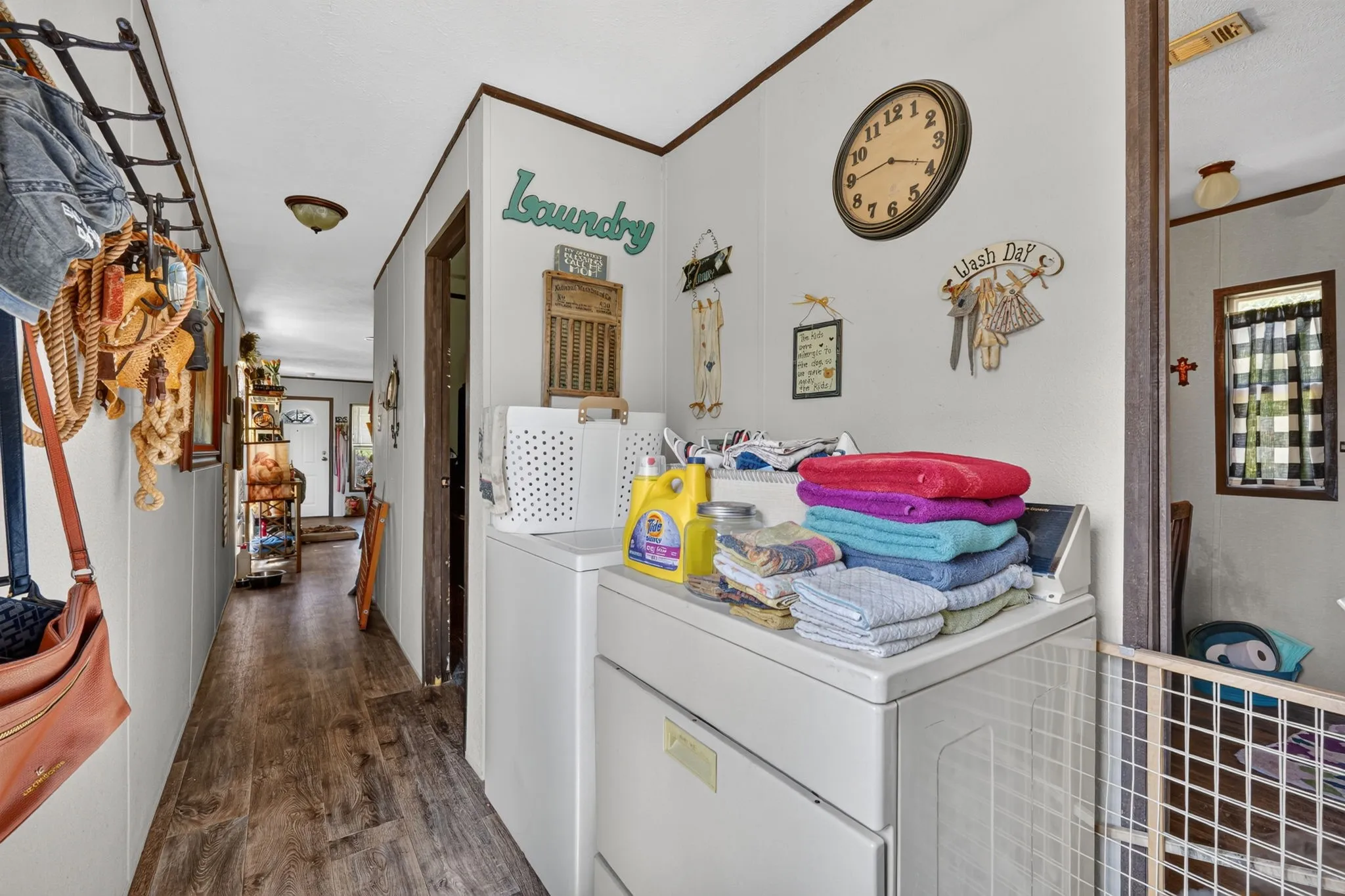 Single Family Residence For Sale in Hood County , 2809 Cypress Street, Granbury, Texas 76048, 2 Bedroom, 2 Bathroom, Garage spaces, 1,100 Sqft, built in 2019, mls#21391760, Real Estate Agent in Granbury, Homes For Sale in Hood county, Homes For Sale in Granbury, Realtor in Granbury Texas, Real Estate Brokerage Independent Realty Texas, Luminita Cordes Realtor