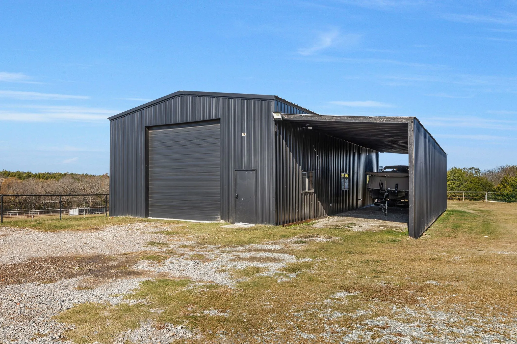 Farm For Sale in Grayson County , 2568 Luella Road, Sherman, Texas 75090, 2 Bedroom, 1 Bathroom, 2 Garage spaces, 3,587 Sqft, built in 1987, mls#21391777, Real Estate Agent in Sherman, Homes For Sale in Grayson county, Homes For Sale in Sherman, Realtor in Sherman Texas, Real Estate Brokerage Independent Realty Texas, Luminita Cordes Realtor