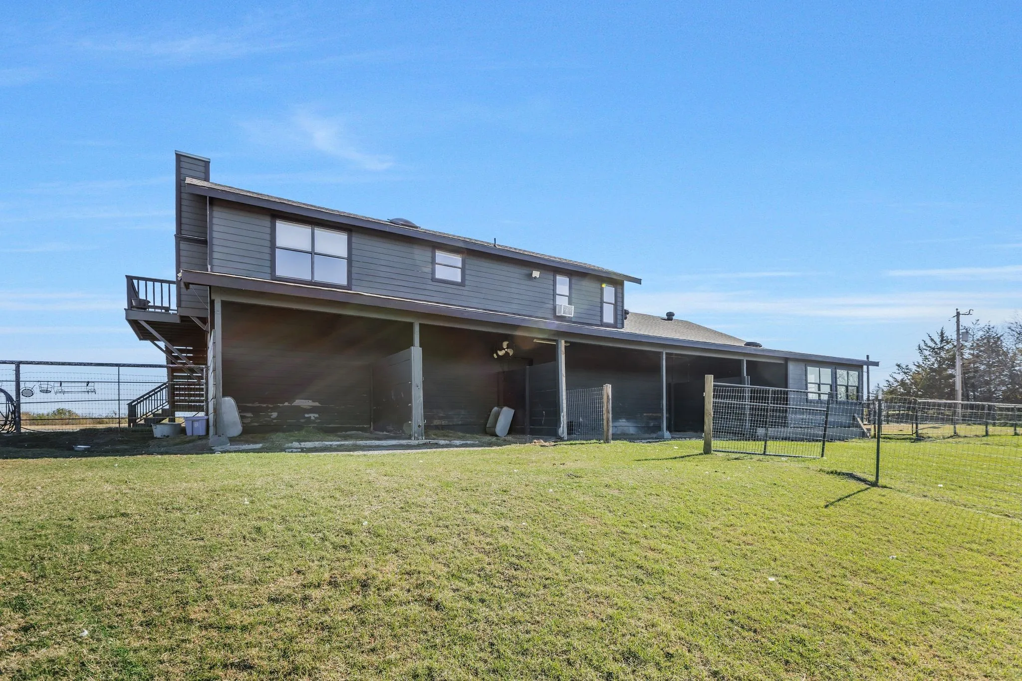 Farm For Sale in Grayson County , 2568 Luella Road, Sherman, Texas 75090, 2 Bedroom, 1 Bathroom, 2 Garage spaces, 3,587 Sqft, built in 1987, mls#21391777, Real Estate Agent in Sherman, Homes For Sale in Grayson county, Homes For Sale in Sherman, Realtor in Sherman Texas, Real Estate Brokerage Independent Realty Texas, Luminita Cordes Realtor
