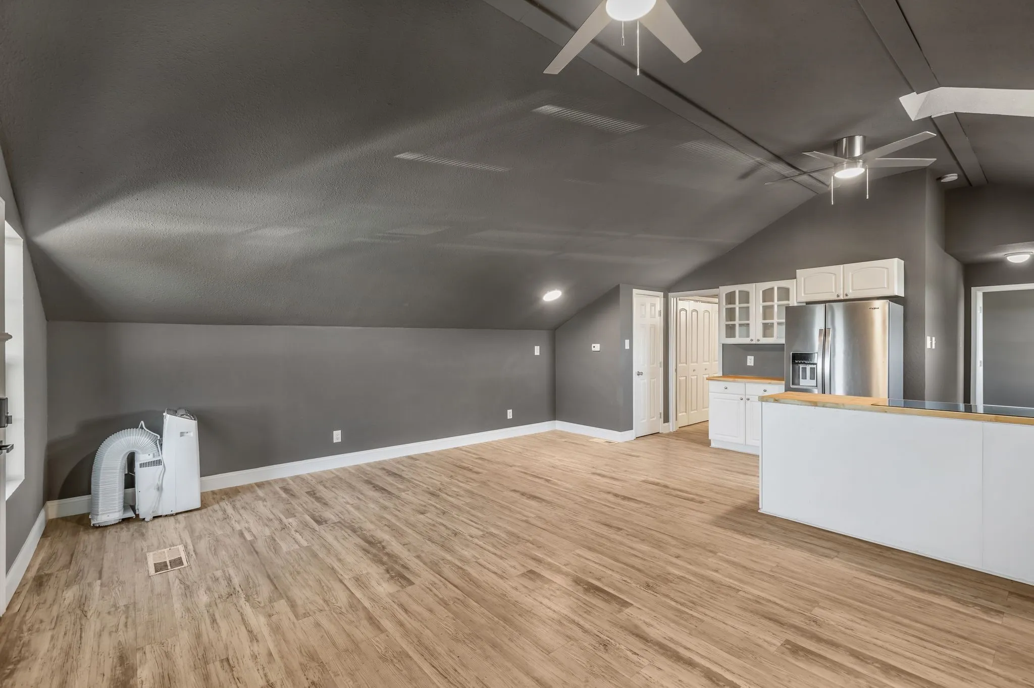 Farm For Sale in Grayson County , 2568 Luella Road, Sherman, Texas 75090, 2 Bedroom, 1 Bathroom, 2 Garage spaces, 3,587 Sqft, built in 1987, mls#21391777, Real Estate Agent in Sherman, Homes For Sale in Grayson county, Homes For Sale in Sherman, Realtor in Sherman Texas, Real Estate Brokerage Independent Realty Texas, Luminita Cordes Realtor