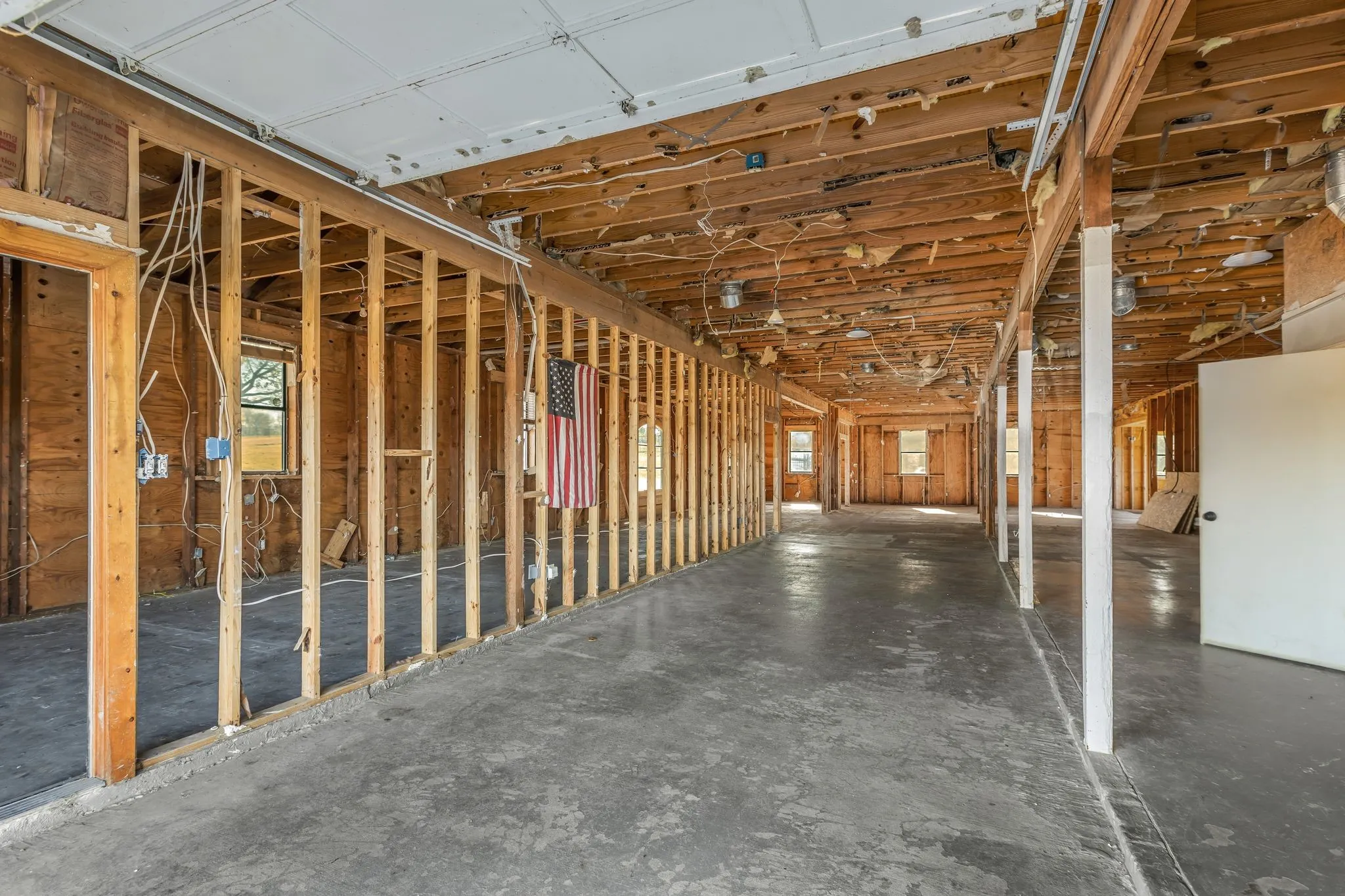 Farm For Sale in Grayson County , 2568 Luella Road, Sherman, Texas 75090, 2 Bedroom, 1 Bathroom, 2 Garage spaces, 3,587 Sqft, built in 1987, mls#21391777, Real Estate Agent in Sherman, Homes For Sale in Grayson county, Homes For Sale in Sherman, Realtor in Sherman Texas, Real Estate Brokerage Independent Realty Texas, Luminita Cordes Realtor