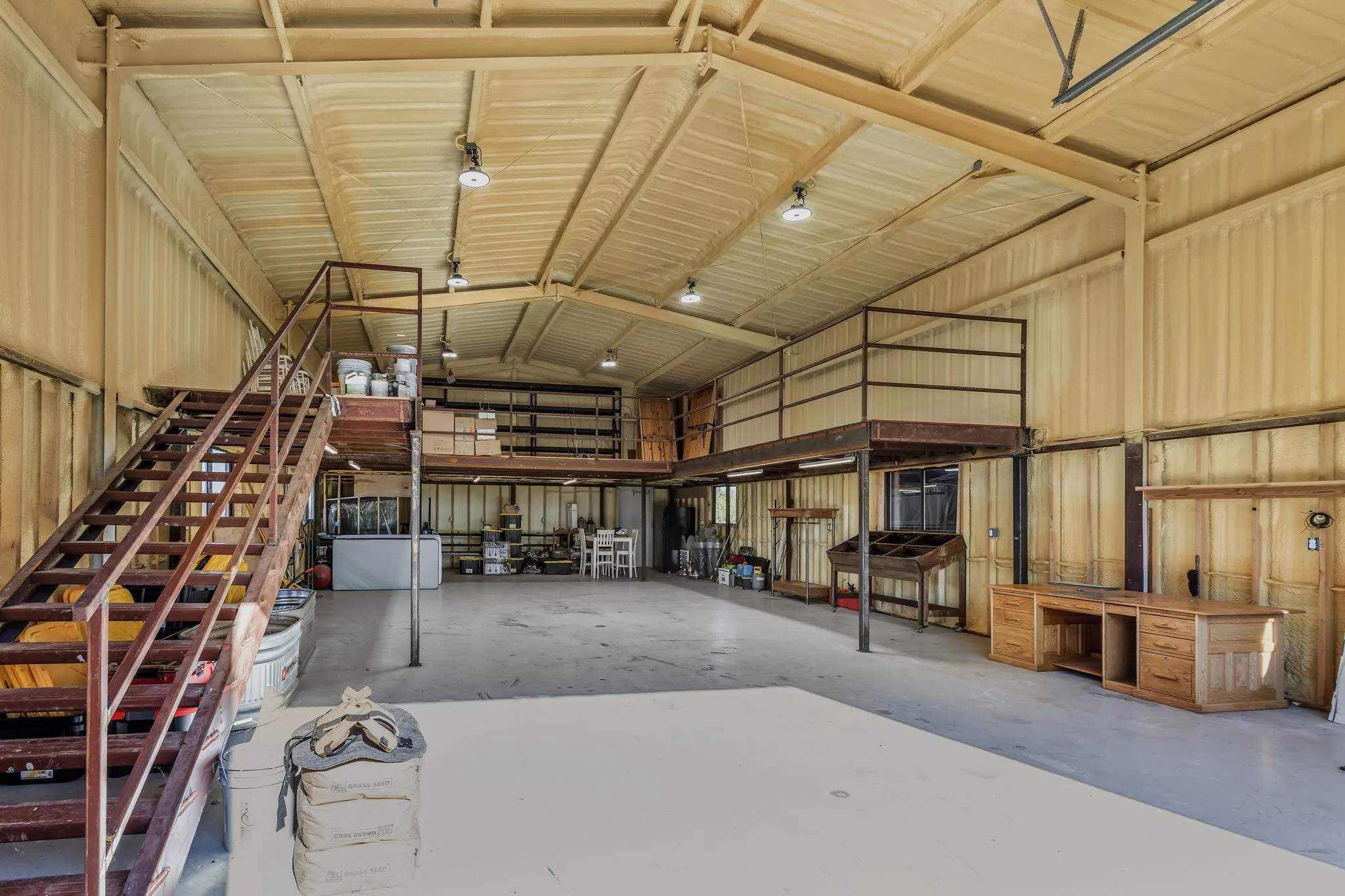 Farm For Sale in Grayson County , 2568 Luella Road, Sherman, Texas 75090, 2 Bedroom, 1 Bathroom, 2 Garage spaces, 3,587 Sqft, built in 1987, mls#21391777, Real Estate Agent in Sherman, Homes For Sale in Grayson county, Homes For Sale in Sherman, Realtor in Sherman Texas, Real Estate Brokerage Independent Realty Texas, Luminita Cordes Realtor