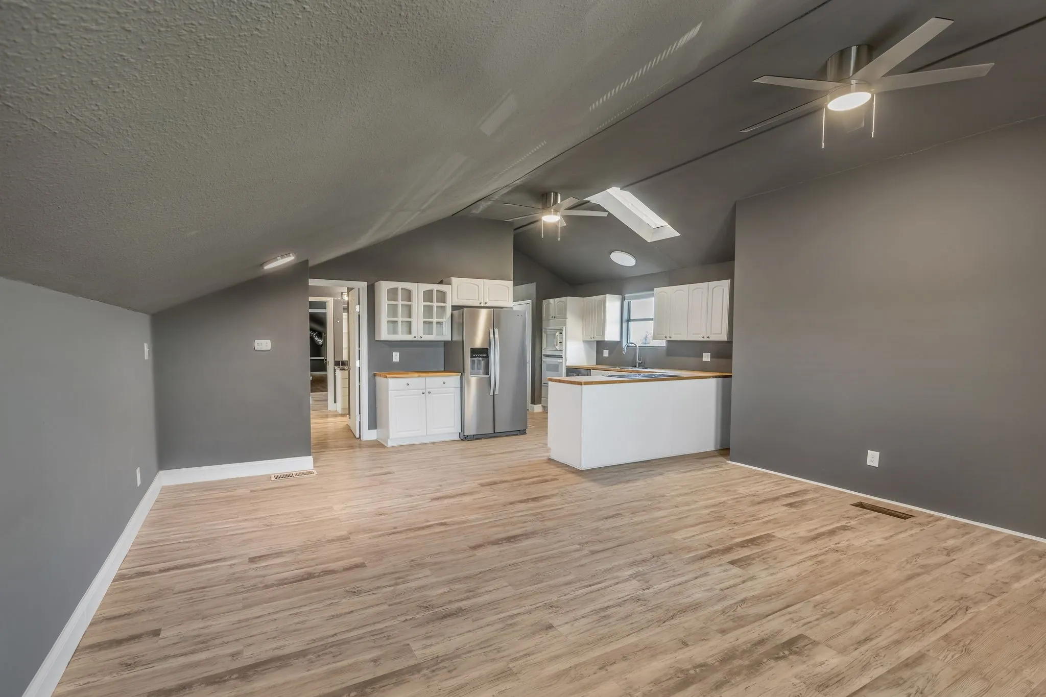 Farm For Sale in Grayson County , 2568 Luella Road, Sherman, Texas 75090, 2 Bedroom, 1 Bathroom, 2 Garage spaces, 3,587 Sqft, built in 1987, mls#21391777, Real Estate Agent in Sherman, Homes For Sale in Grayson county, Homes For Sale in Sherman, Realtor in Sherman Texas, Real Estate Brokerage Independent Realty Texas, Luminita Cordes Realtor