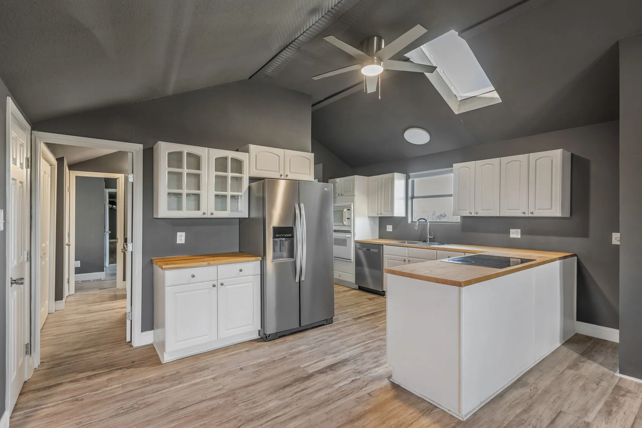 Farm For Sale in Grayson County , 2568 Luella Road, Sherman, Texas 75090, 2 Bedroom, 1 Bathroom, 2 Garage spaces, 3,587 Sqft, built in 1987, mls#21391777, Real Estate Agent in Sherman, Homes For Sale in Grayson county, Homes For Sale in Sherman, Realtor in Sherman Texas, Real Estate Brokerage Independent Realty Texas, Luminita Cordes Realtor