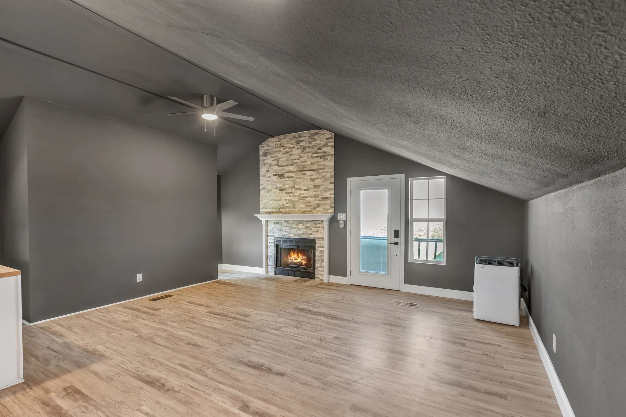 Farm For Sale in Grayson County , 2568 Luella Road, Sherman, Texas 75090, 2 Bedroom, 1 Bathroom, 2 Garage spaces, 3,587 Sqft, built in 1987, mls#21391777, Real Estate Agent in Sherman, Homes For Sale in Grayson county, Homes For Sale in Sherman, Realtor in Sherman Texas, Real Estate Brokerage Independent Realty Texas, Luminita Cordes Realtor