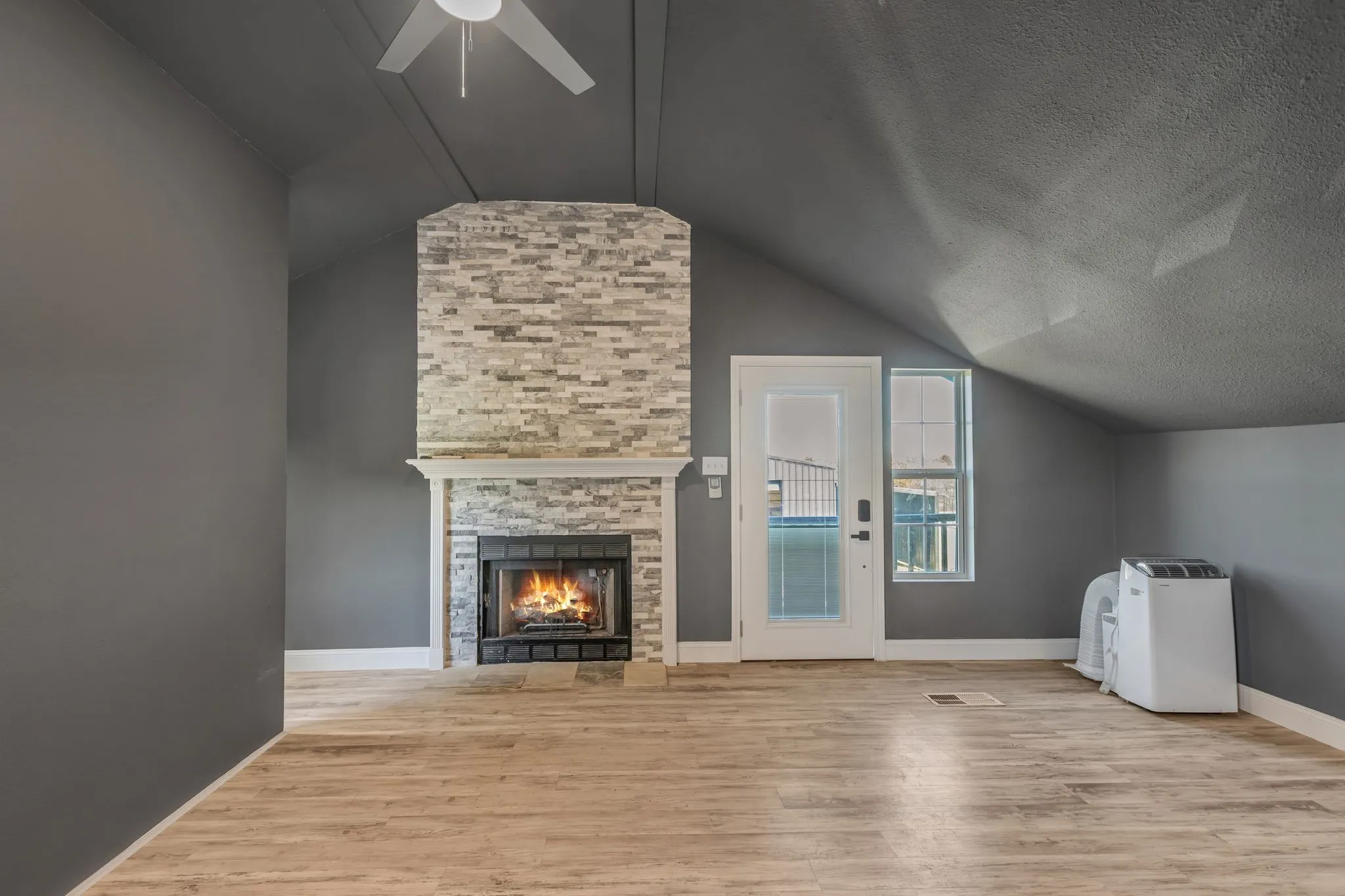 Farm For Sale in Grayson County , 2568 Luella Road, Sherman, Texas 75090, 2 Bedroom, 1 Bathroom, 2 Garage spaces, 3,587 Sqft, built in 1987, mls#21391777, Real Estate Agent in Sherman, Homes For Sale in Grayson county, Homes For Sale in Sherman, Realtor in Sherman Texas, Real Estate Brokerage Independent Realty Texas, Luminita Cordes Realtor