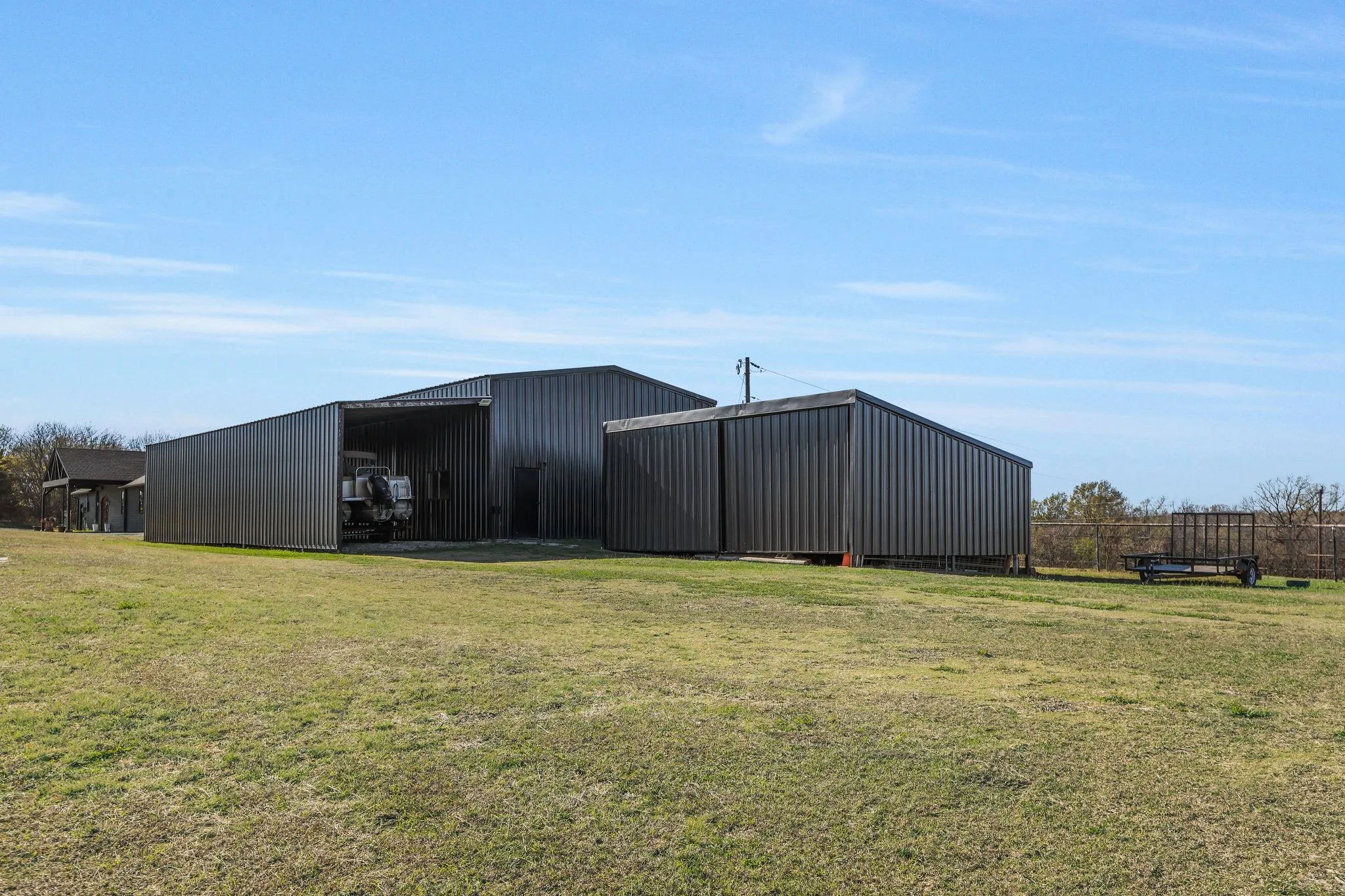 Farm For Sale in Grayson County , 2568 Luella Road, Sherman, Texas 75090, 2 Bedroom, 1 Bathroom, 2 Garage spaces, 3,587 Sqft, built in 1987, mls#21391777, Real Estate Agent in Sherman, Homes For Sale in Grayson county, Homes For Sale in Sherman, Realtor in Sherman Texas, Real Estate Brokerage Independent Realty Texas, Luminita Cordes Realtor