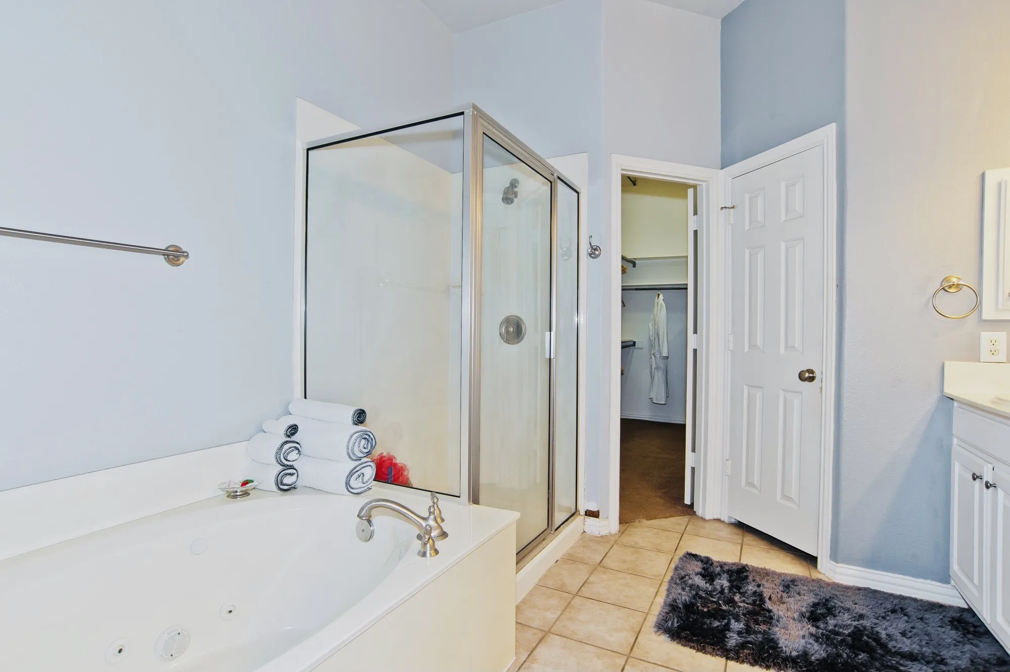 Townhouse For Sale in Dallas County , 4208 Spyglass Hill Lane, Irving, Texas 75038, 3 Bedroom, 3 Bathroom, 2 Garage spaces, 2,137 Sqft, built in 1998, mls#21385054, Real Estate Agent in Irving, Homes For Sale in Dallas county, Homes For Sale in Irving, Realtor in Irving Texas, Real Estate Brokerage Independent Realty Texas, Luminita Cordes Realtor