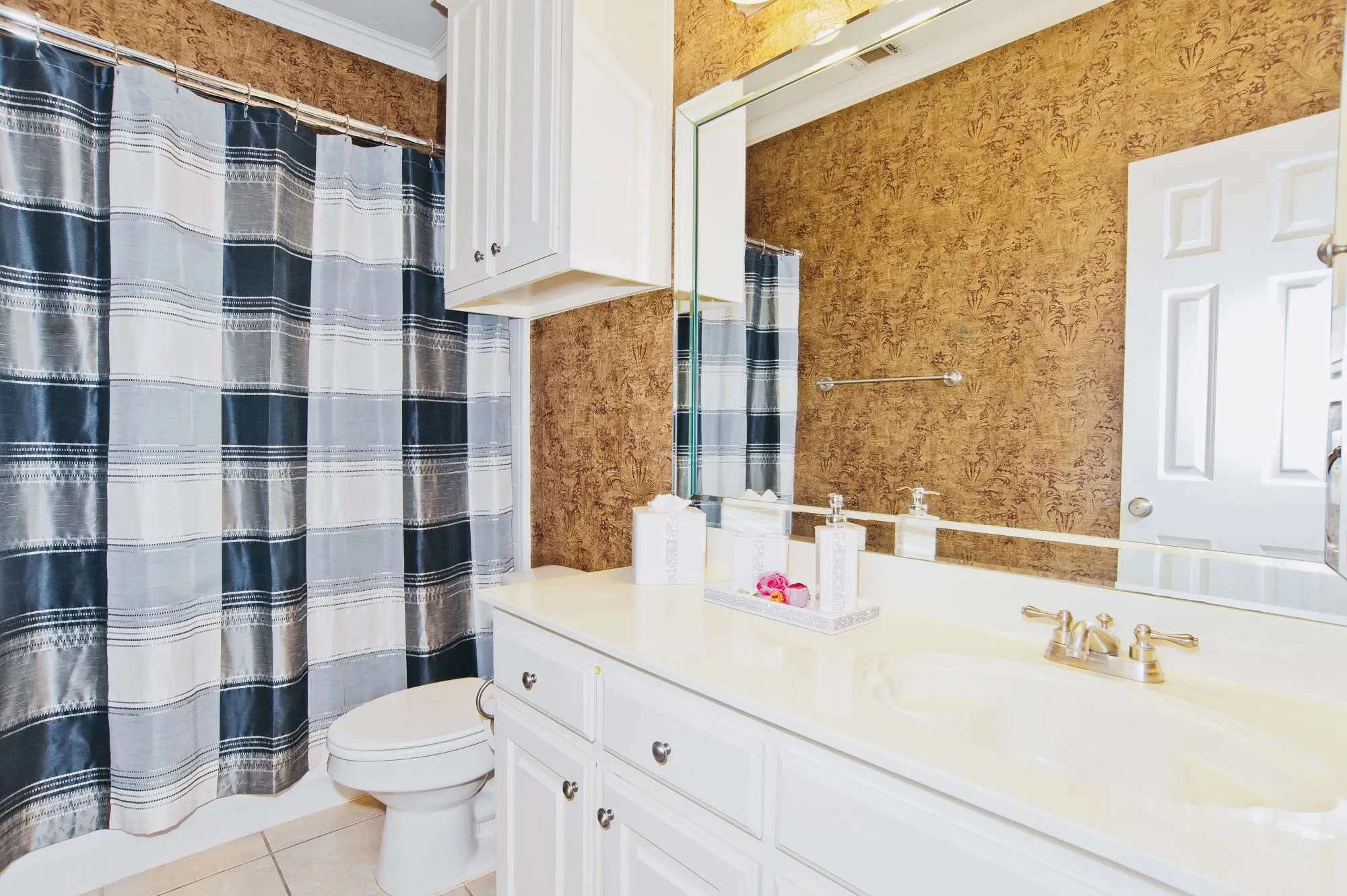 Townhouse For Sale in Dallas County , 4208 Spyglass Hill Lane, Irving, Texas 75038, 3 Bedroom, 3 Bathroom, 2 Garage spaces, 2,137 Sqft, built in 1998, mls#21385054, Real Estate Agent in Irving, Homes For Sale in Dallas county, Homes For Sale in Irving, Realtor in Irving Texas, Real Estate Brokerage Independent Realty Texas, Luminita Cordes Realtor