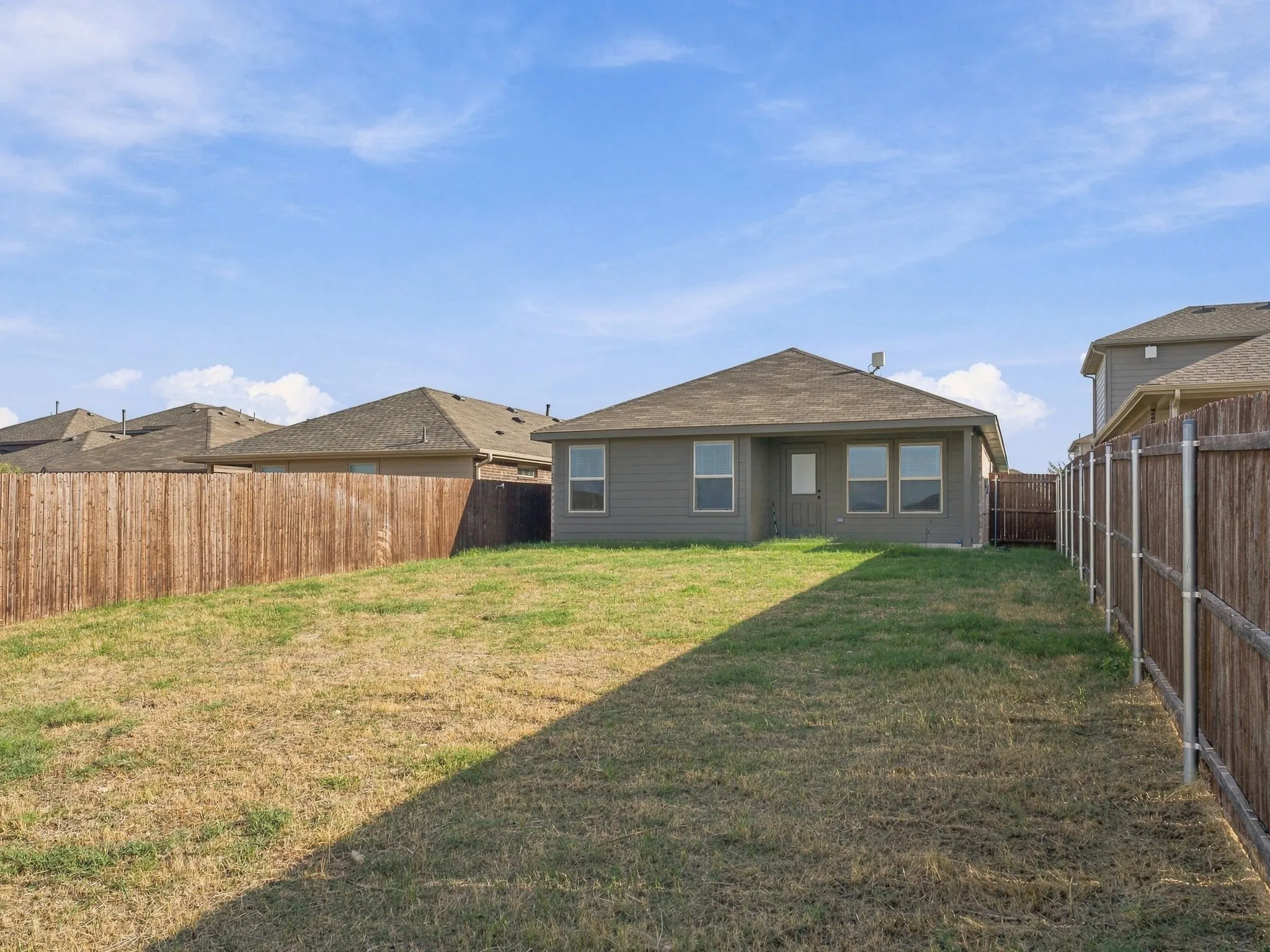 Single Family Residence For Sale in Wise County , 121 Greengate Drive, Boyd, Texas 76023, 3 Bedroom, 2 Bathroom, 2 Garage spaces, 1,333 Sqft, built in 2022, mls#21388727, Real Estate Agent in Boyd, Homes For Sale in Wise county, Homes For Sale in Boyd, Realtor in Boyd Texas, Real Estate Brokerage Independent Realty Texas, Luminita Cordes Realtor