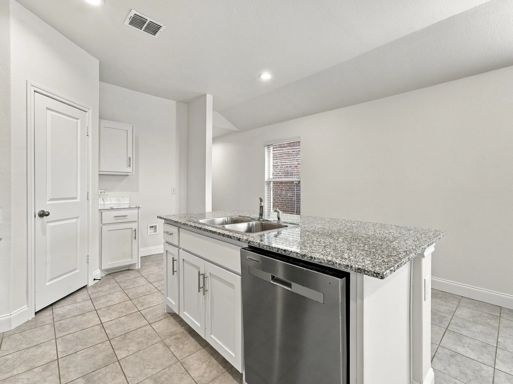 Single Family Residence For Sale in Wise County , 121 Greengate Drive, Boyd, Texas 76023, 3 Bedroom, 2 Bathroom, 2 Garage spaces, 1,333 Sqft, built in 2022, mls#21388727, Real Estate Agent in Boyd, Homes For Sale in Wise county, Homes For Sale in Boyd, Realtor in Boyd Texas, Real Estate Brokerage Independent Realty Texas, Luminita Cordes Realtor