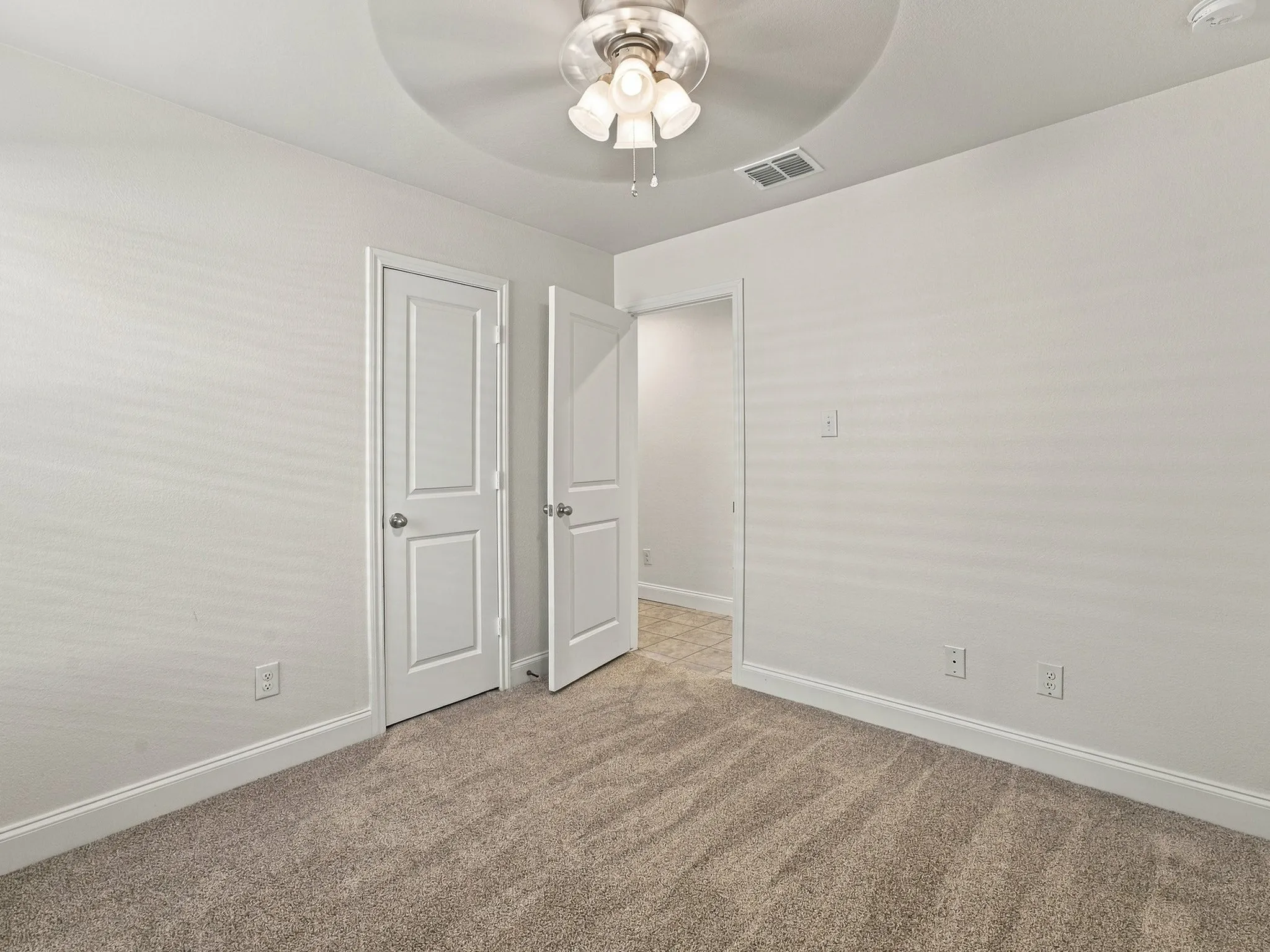 Single Family Residence For Sale in Wise County , 121 Greengate Drive, Boyd, Texas 76023, 3 Bedroom, 2 Bathroom, 2 Garage spaces, 1,333 Sqft, built in 2022, mls#21388727, Real Estate Agent in Boyd, Homes For Sale in Wise county, Homes For Sale in Boyd, Realtor in Boyd Texas, Real Estate Brokerage Independent Realty Texas, Luminita Cordes Realtor