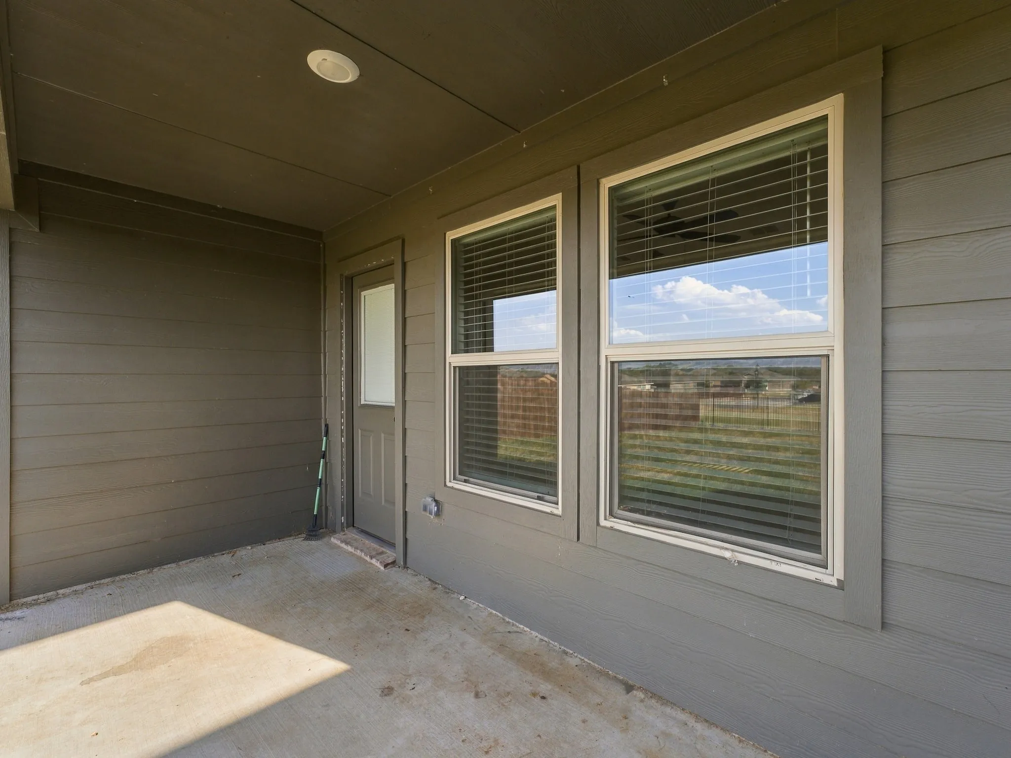 Single Family Residence For Sale in Wise County , 121 Greengate Drive, Boyd, Texas 76023, 3 Bedroom, 2 Bathroom, 2 Garage spaces, 1,333 Sqft, built in 2022, mls#21388727, Real Estate Agent in Boyd, Homes For Sale in Wise county, Homes For Sale in Boyd, Realtor in Boyd Texas, Real Estate Brokerage Independent Realty Texas, Luminita Cordes Realtor