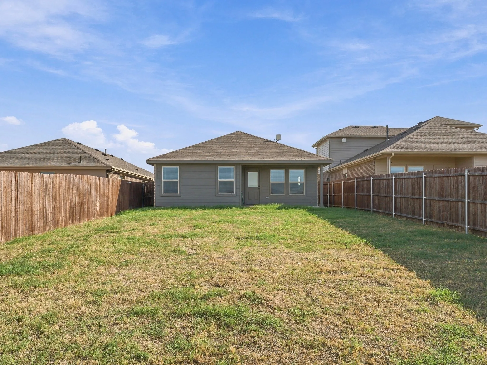 Single Family Residence For Sale in Wise County , 121 Greengate Drive, Boyd, Texas 76023, 3 Bedroom, 2 Bathroom, 2 Garage spaces, 1,333 Sqft, built in 2022, mls#21388727, Real Estate Agent in Boyd, Homes For Sale in Wise county, Homes For Sale in Boyd, Realtor in Boyd Texas, Real Estate Brokerage Independent Realty Texas, Luminita Cordes Realtor