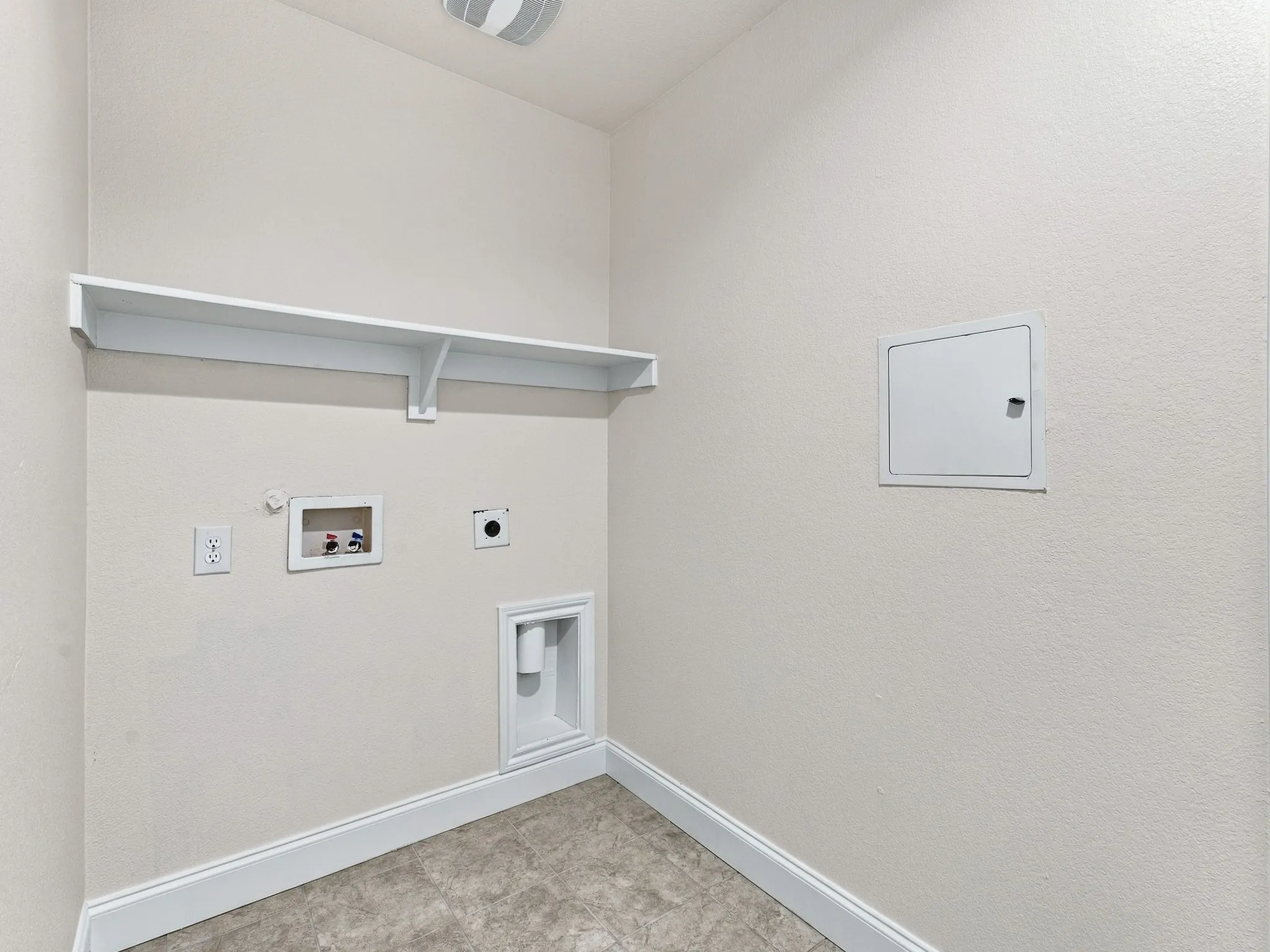 Single Family Residence For Sale in Wise County , 121 Greengate Drive, Boyd, Texas 76023, 3 Bedroom, 2 Bathroom, 2 Garage spaces, 1,333 Sqft, built in 2022, mls#21388727, Real Estate Agent in Boyd, Homes For Sale in Wise county, Homes For Sale in Boyd, Realtor in Boyd Texas, Real Estate Brokerage Independent Realty Texas, Luminita Cordes Realtor