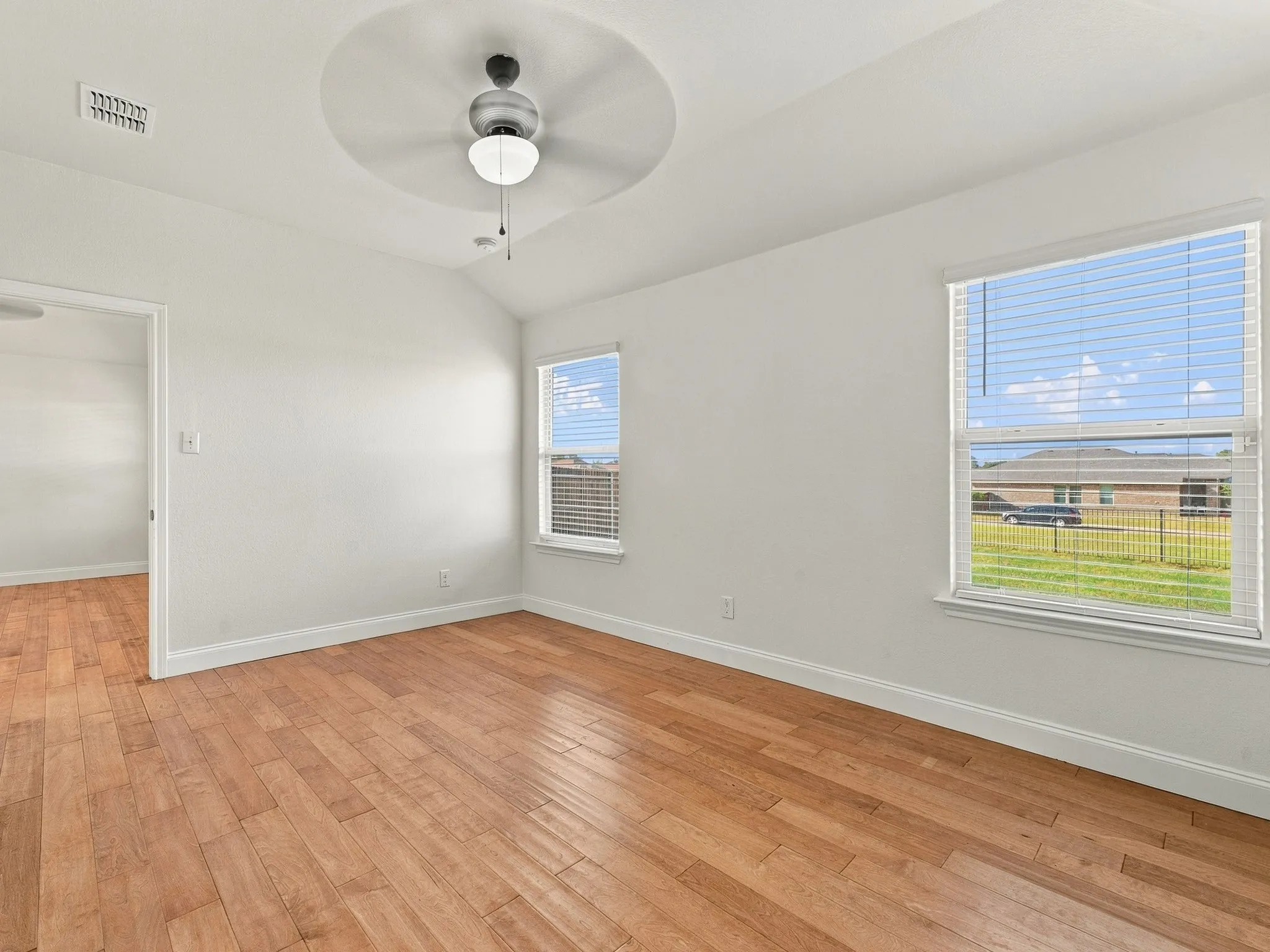Single Family Residence For Sale in Wise County , 121 Greengate Drive, Boyd, Texas 76023, 3 Bedroom, 2 Bathroom, 2 Garage spaces, 1,333 Sqft, built in 2022, mls#21388727, Real Estate Agent in Boyd, Homes For Sale in Wise county, Homes For Sale in Boyd, Realtor in Boyd Texas, Real Estate Brokerage Independent Realty Texas, Luminita Cordes Realtor