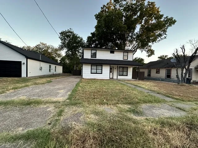 Single Family Residence For Sale in Navarro County , 1312 E Collin Street, Corsicana, Texas 75110, 3 Bedroom, 3 Bathroom, Garage spaces, 1,392 Sqft, built in 1986, mls#21391769, Real Estate Agent in Corsicana, Homes For Sale in Navarro county, Homes For Sale in Corsicana, Realtor in Corsicana Texas, Real Estate Brokerage Independent Realty Texas, Luminita Cordes Realtor