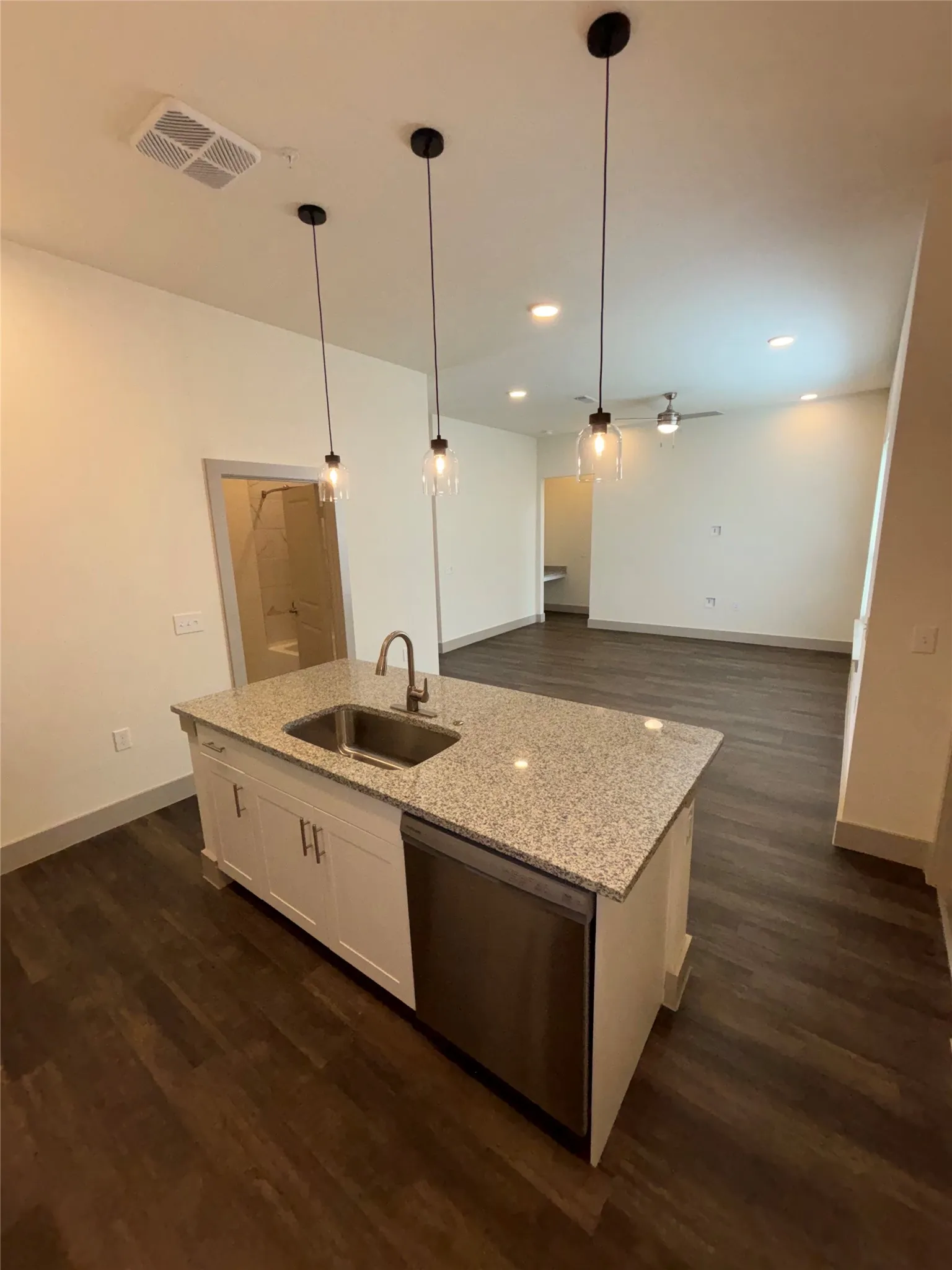 Single Family Residence For Rent
