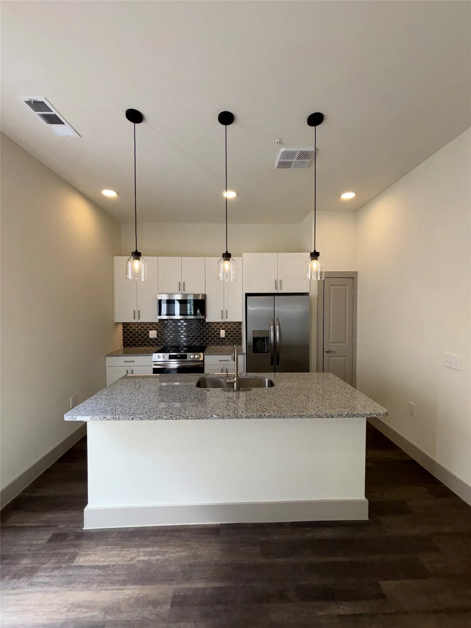 Single Family Residence For Rent in Denton County , 2036 Oak Grove 112, Aubrey, Texas 76227, 2 Bedroom, 2 Bathroom, 1 Garage spaces, 1,142 Sqft, built in 2025, mls#21391788, Real Estate Agent in Aubrey, Homes For Rent in Denton county, Homes For Rent in Aubrey, Realtor in Aubrey Texas, Real Estate Brokerage Independent Realty Texas, Luminita Cordes Realtor