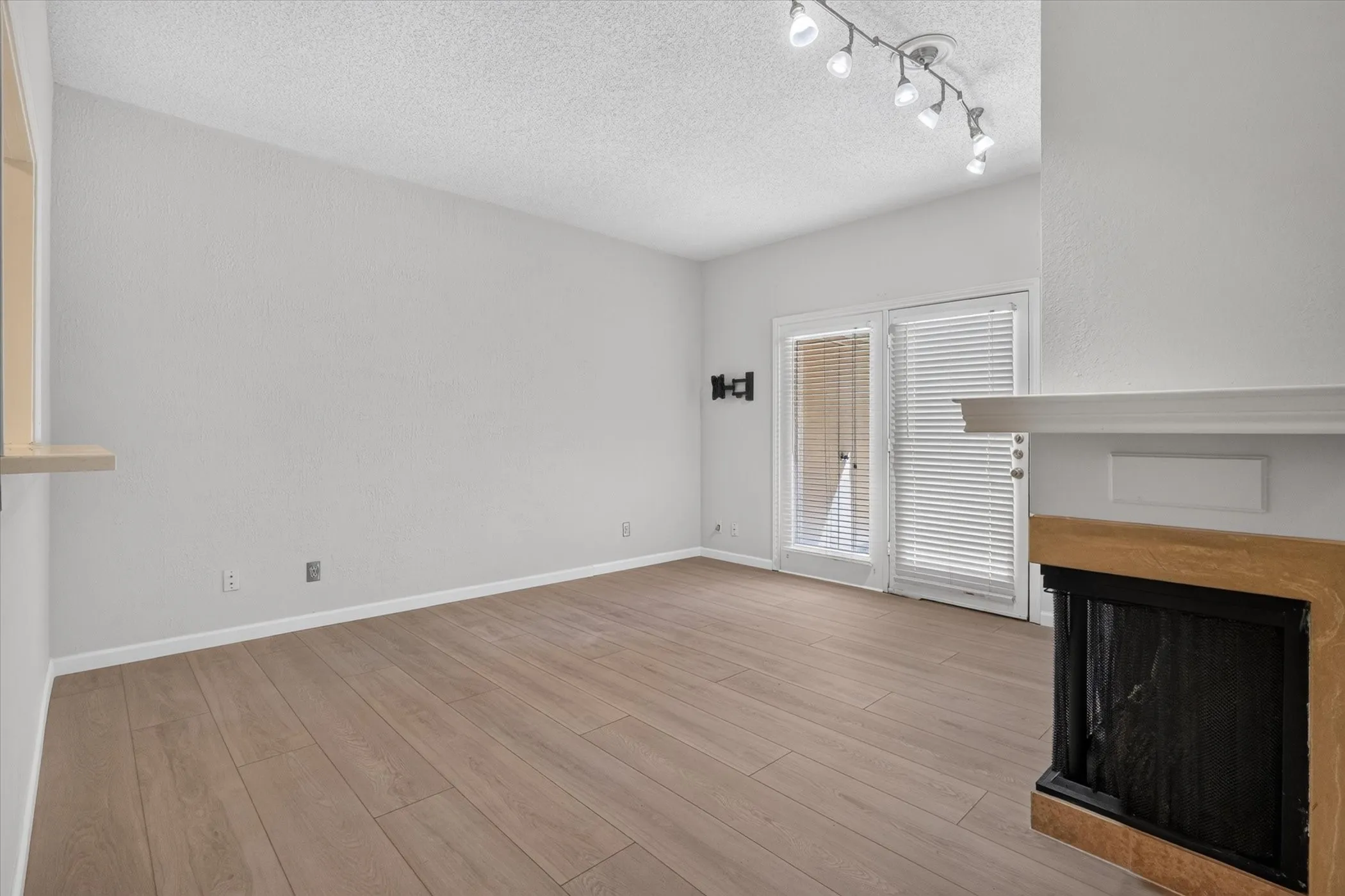 Condominium For Rent in Dallas County , 14277 Preston Road 512, Dallas, Texas 75254, 2 Bedroom, 2 Bathroom, Garage spaces, 973 Sqft, built in 1982, mls#21391757, Real Estate Agent in Dallas, Homes For Rent in Dallas county, Homes For Rent in Dallas, Realtor in Dallas Texas, Real Estate Brokerage Independent Realty Texas, Luminita Cordes Realtor