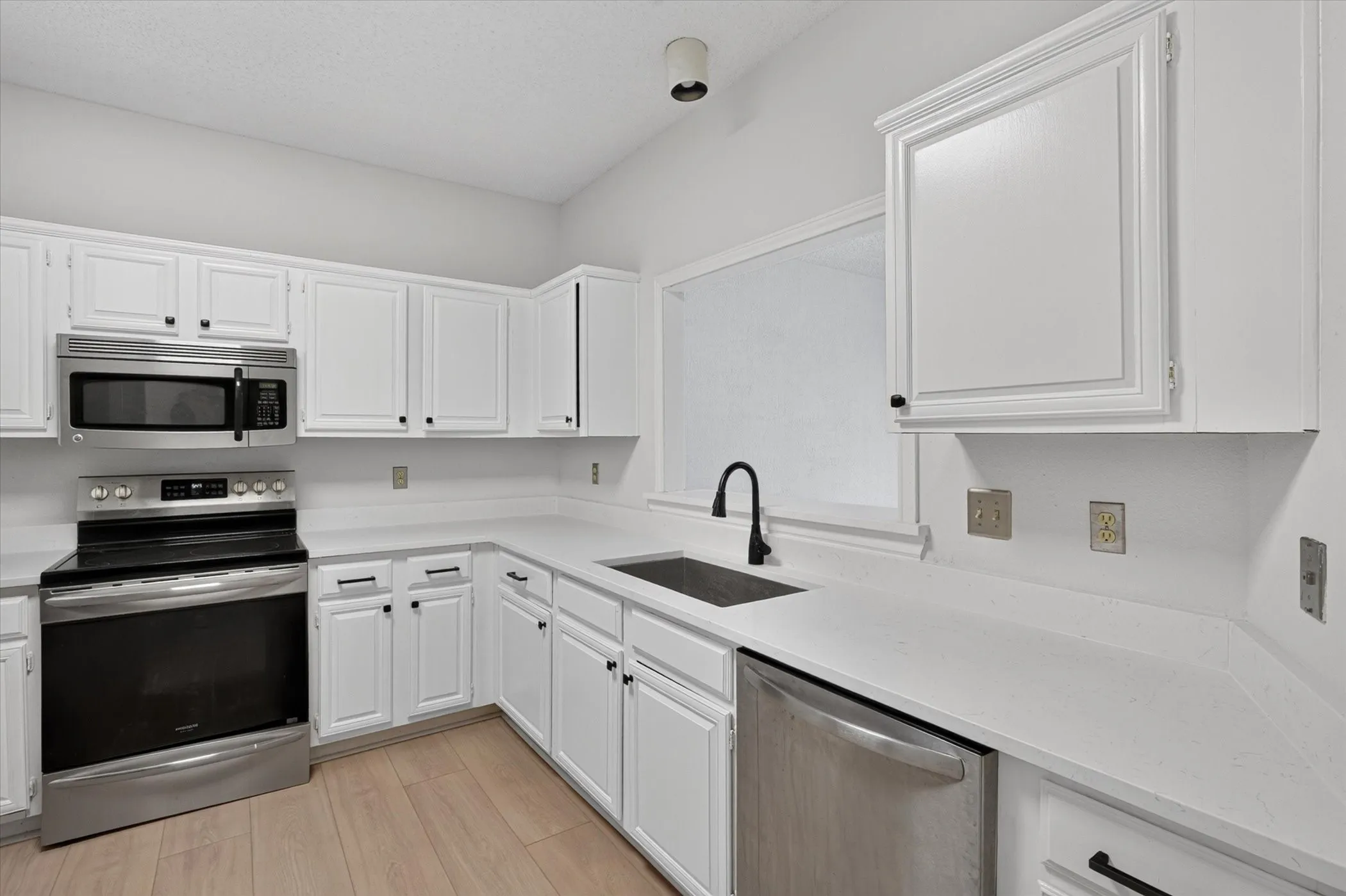 Condominium For Rent in Dallas County , 14277 Preston Road 512, Dallas, Texas 75254, 2 Bedroom, 2 Bathroom, Garage spaces, 973 Sqft, built in 1982, mls#21391757, Real Estate Agent in Dallas, Homes For Rent in Dallas county, Homes For Rent in Dallas, Realtor in Dallas Texas, Real Estate Brokerage Independent Realty Texas, Luminita Cordes Realtor