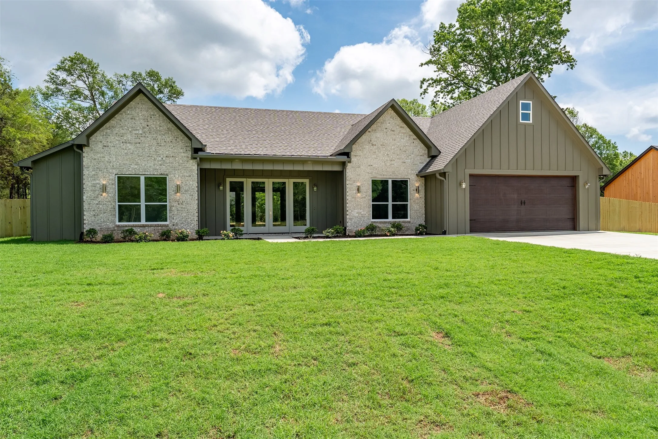 Single Family Residence For Sale in Smith County , 14009 Hidden Brook, Flint, Texas 75762, 5 Bedroom, 5 Bathroom, 2 Garage spaces, 2,764 Sqft, built in 2026, mls#21391786, Real Estate Agent in Flint, Homes For Sale in Smith county, Homes For Sale in Flint, Realtor in Flint Texas, Real Estate Brokerage Independent Realty Texas, Luminita Cordes Realtor